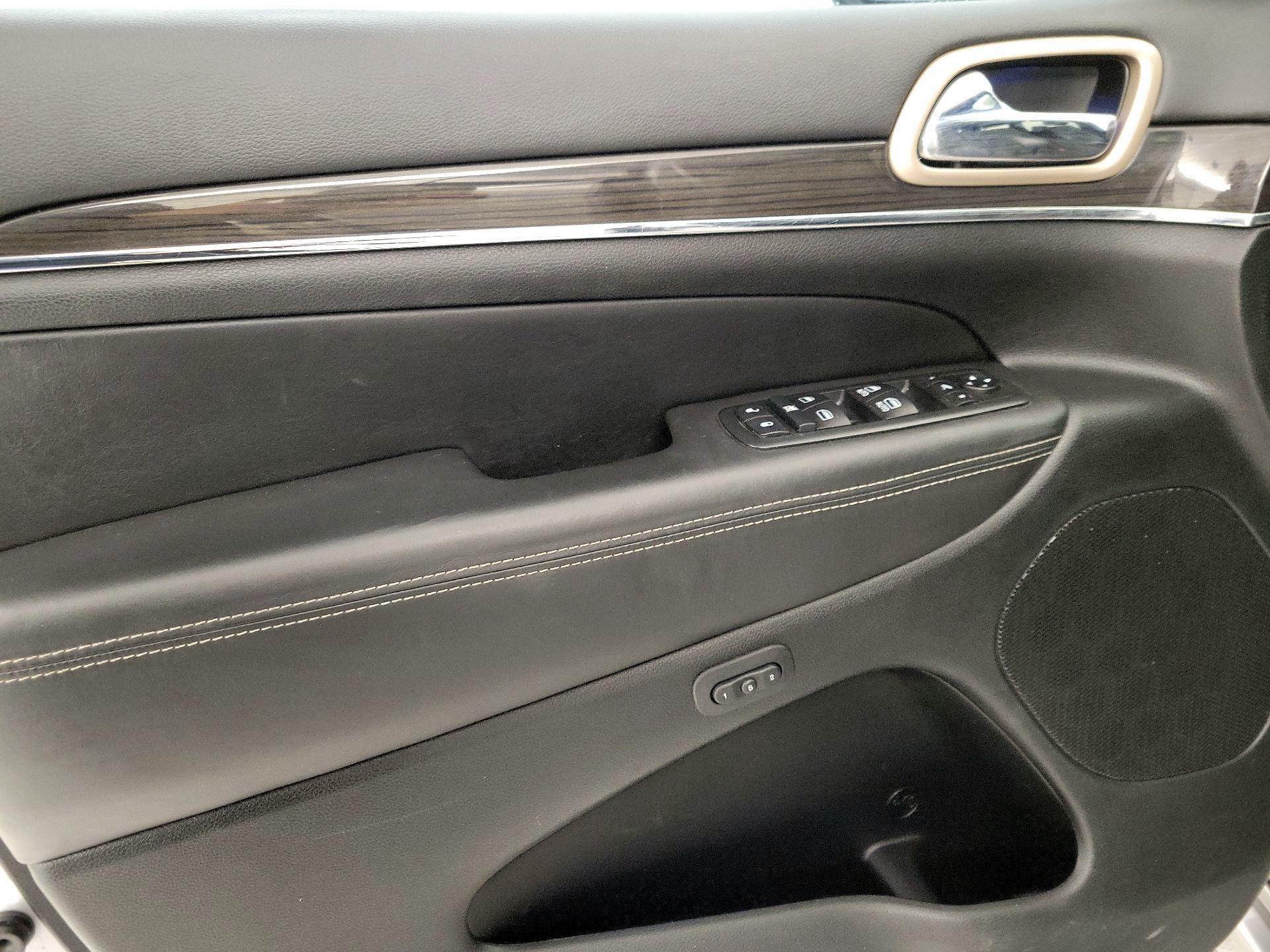 Thumbnail: 2014 Jeep Grand Cherokee - 12