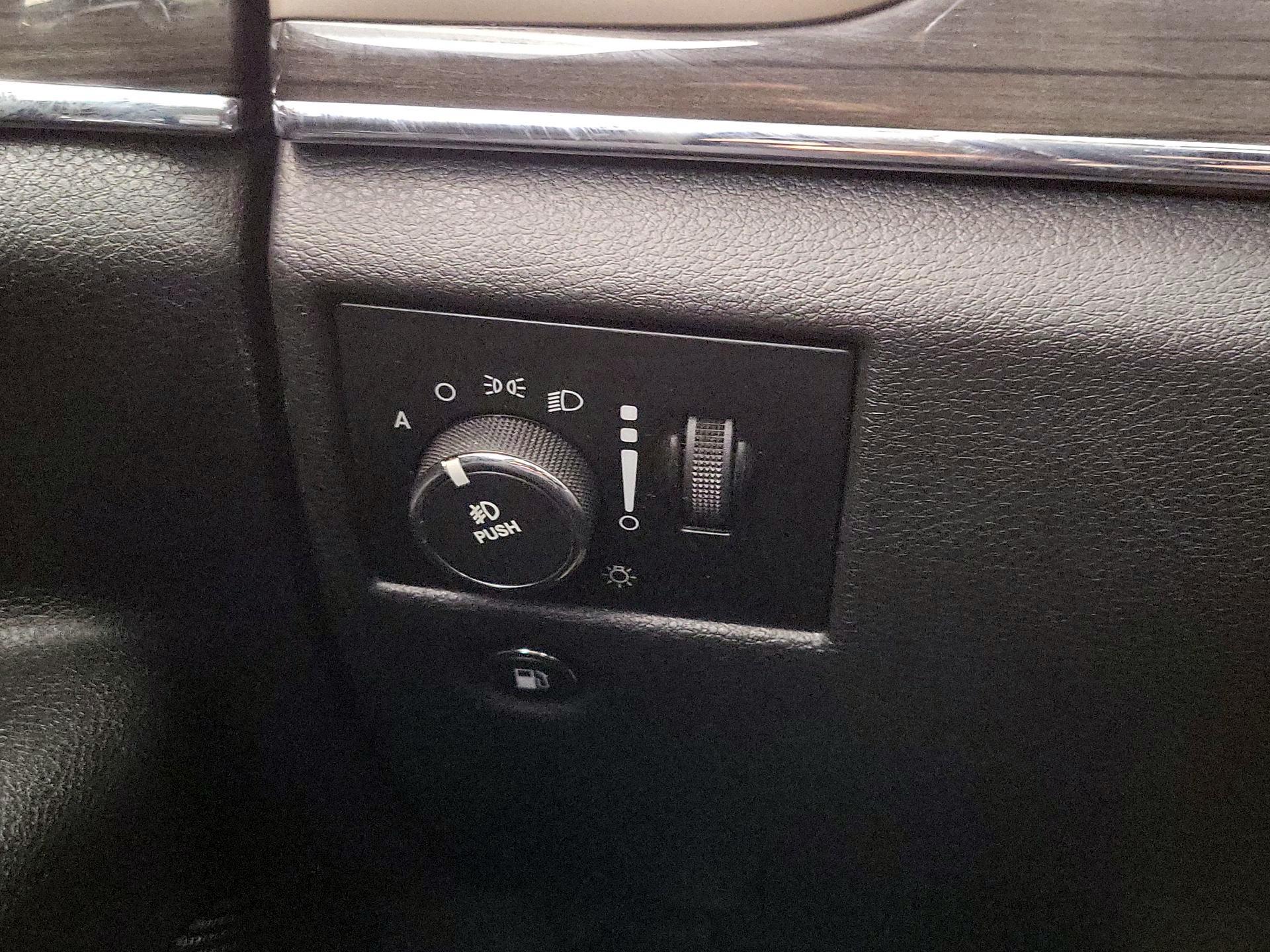 Thumbnail: 2014 Jeep Grand Cherokee - 13