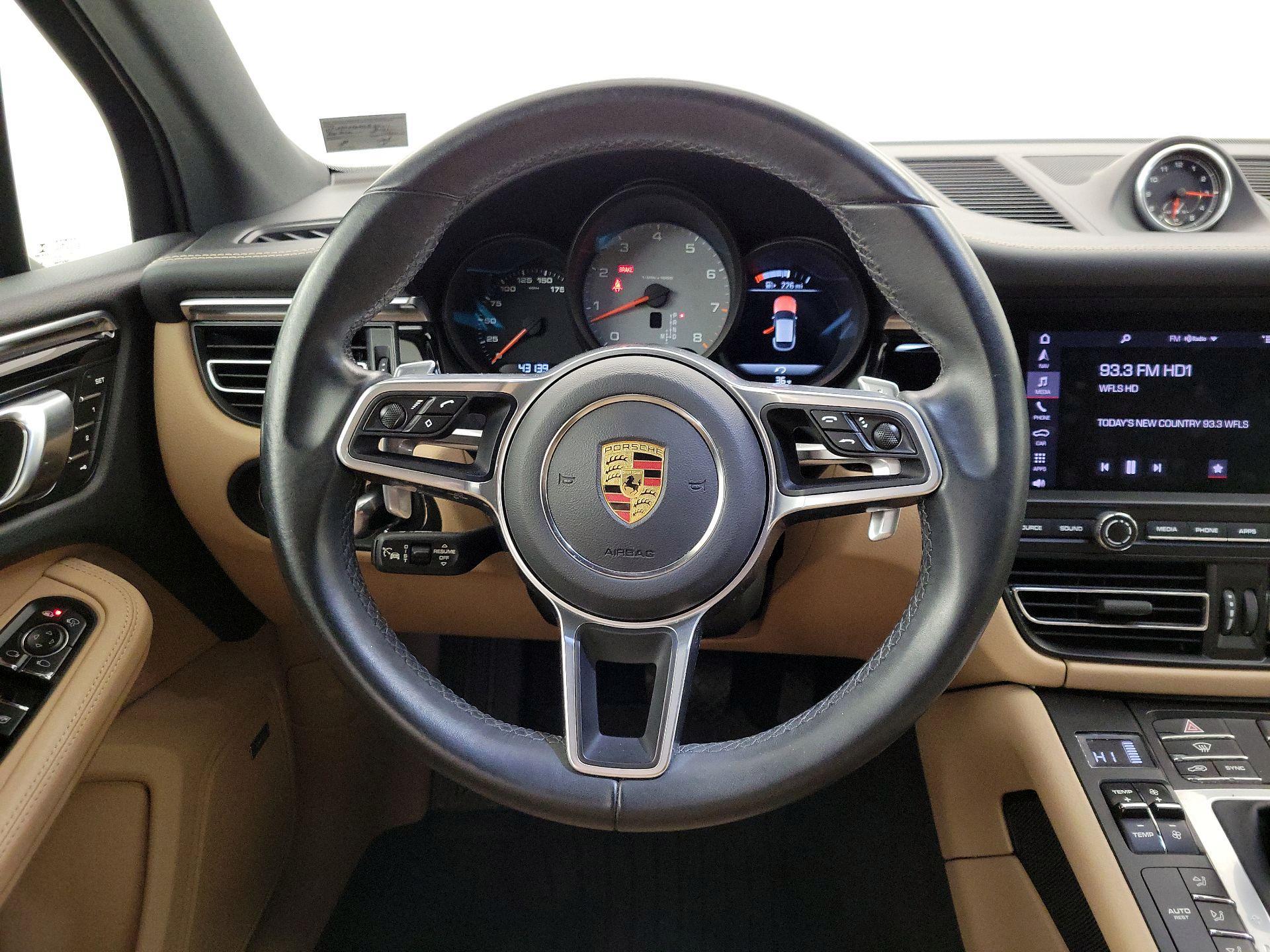 Thumbnail: 2021 Porsche Macan - 10