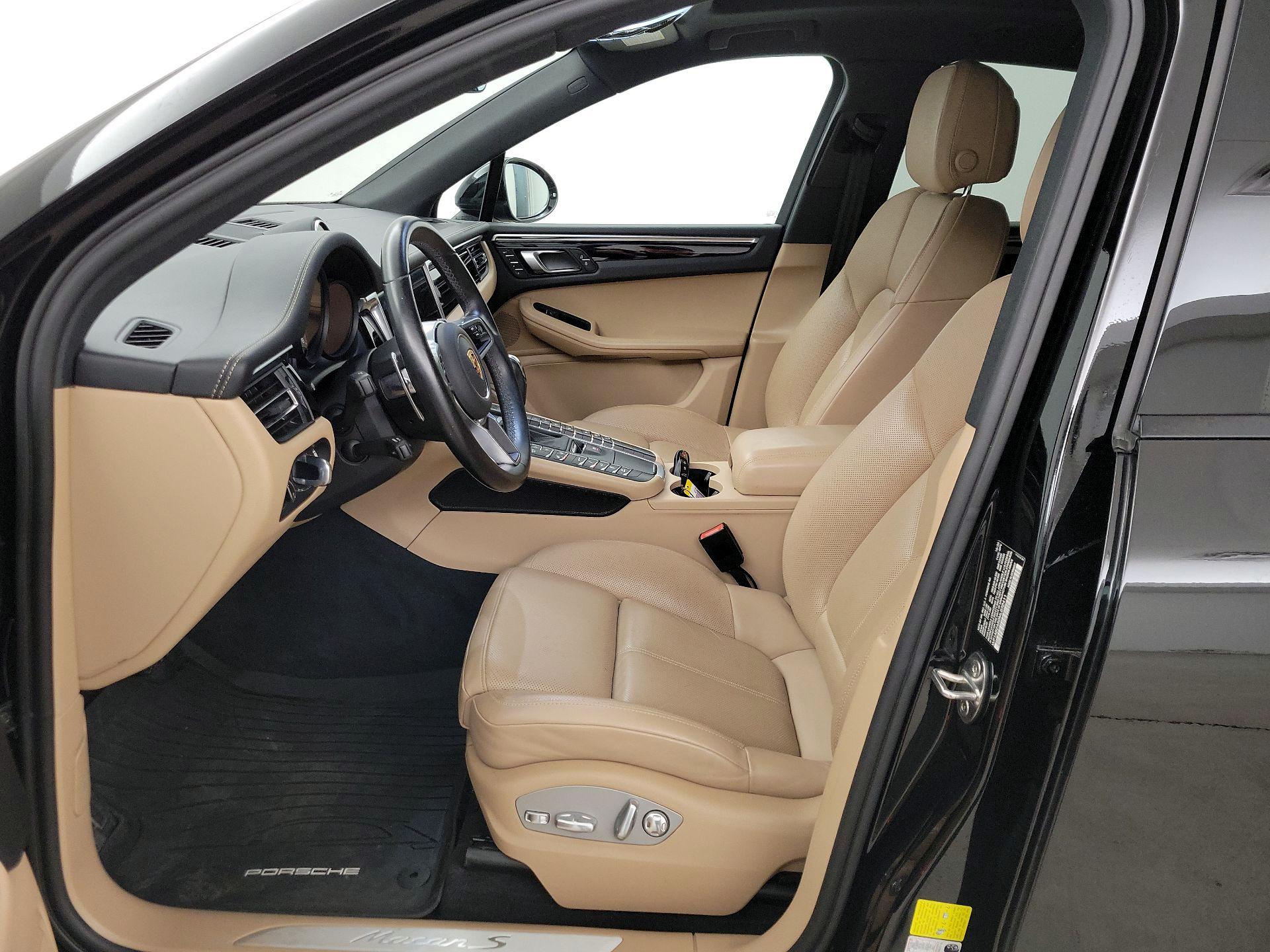 Thumbnail: 2021 Porsche Macan - 11