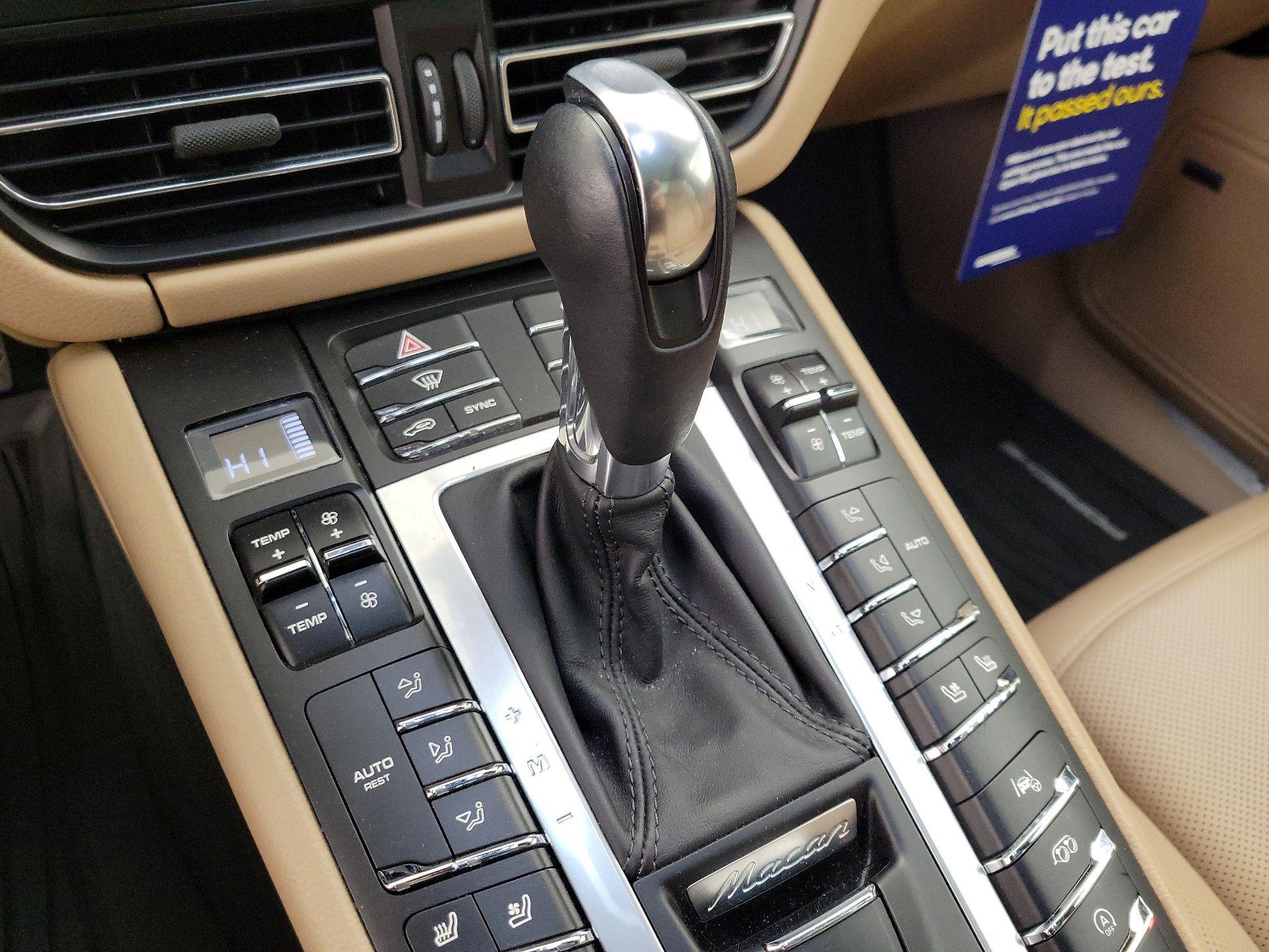 Thumbnail: 2021 Porsche Macan - 18