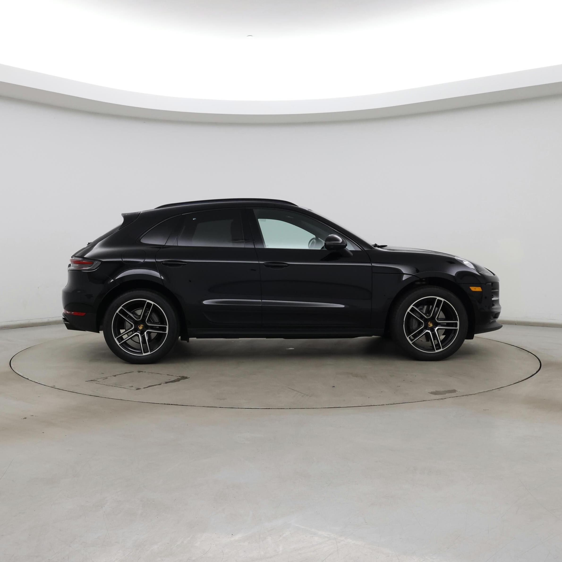 Thumbnail: 2021 Porsche Macan - 7