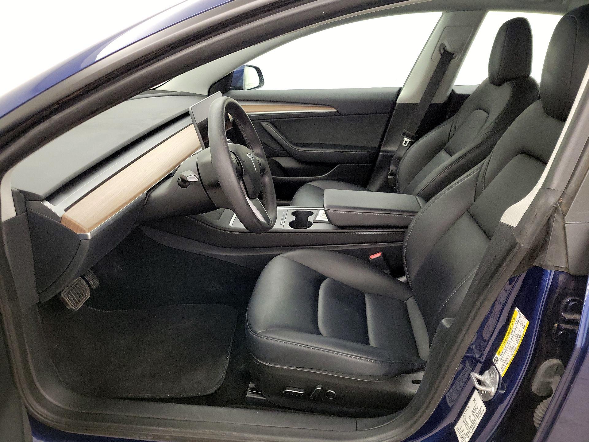 Thumbnail: 2023 Tesla Model 3 - 11