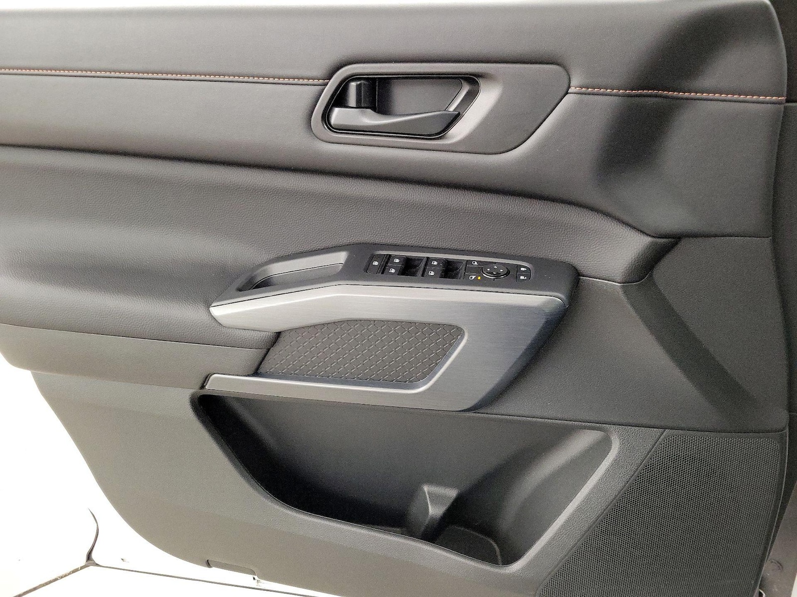 2025 Nissan Pathfinder Rock Creek - Photo 13