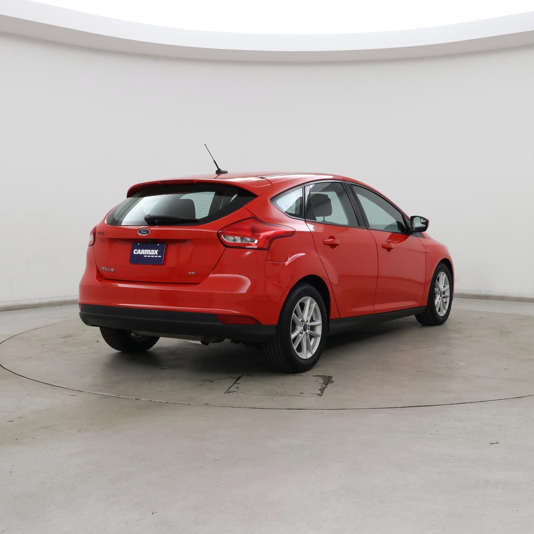 Thumbnail: 2017 Ford Focus - 8