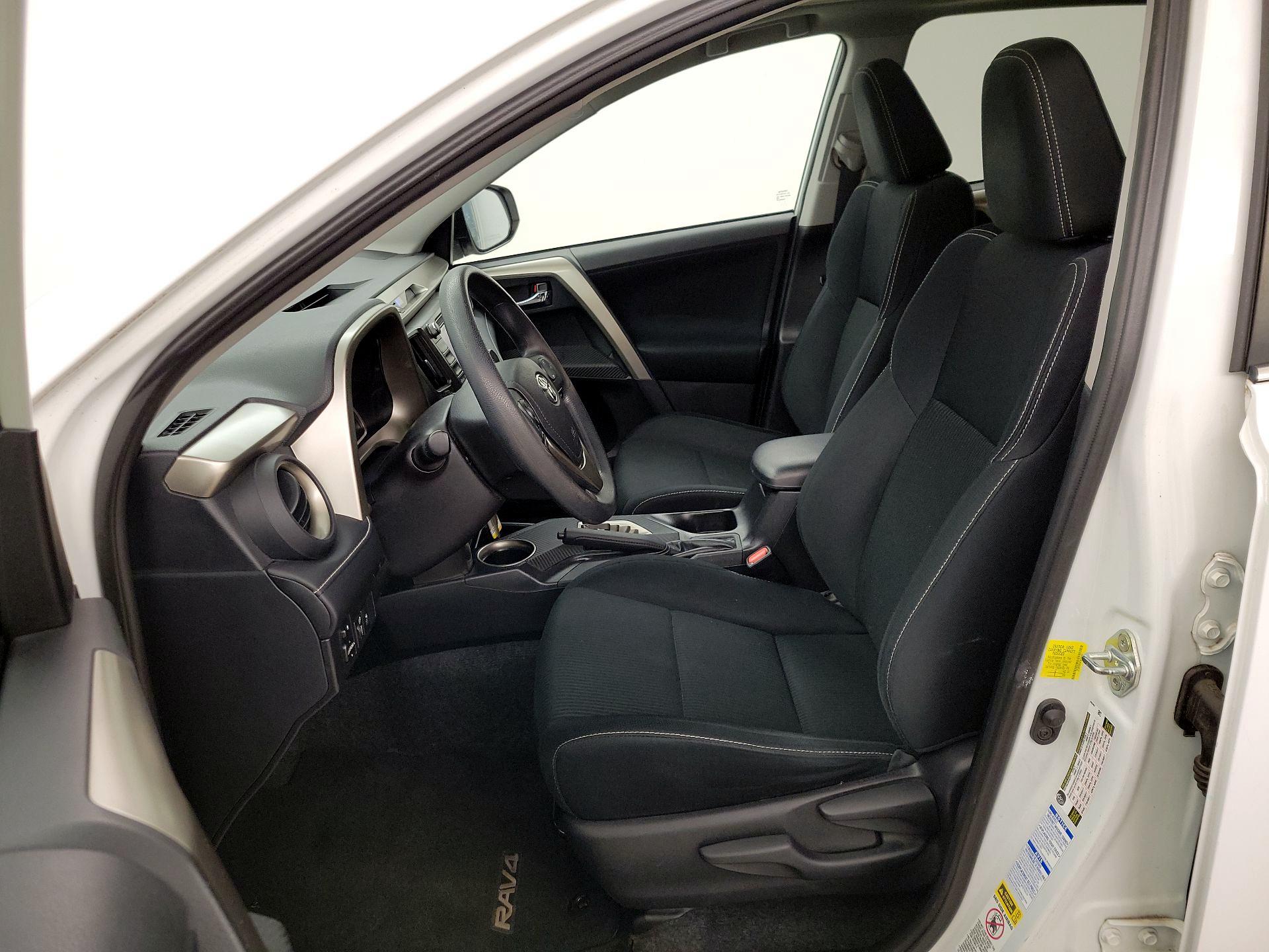 Thumbnail: 2015 Toyota RAV4 - 11