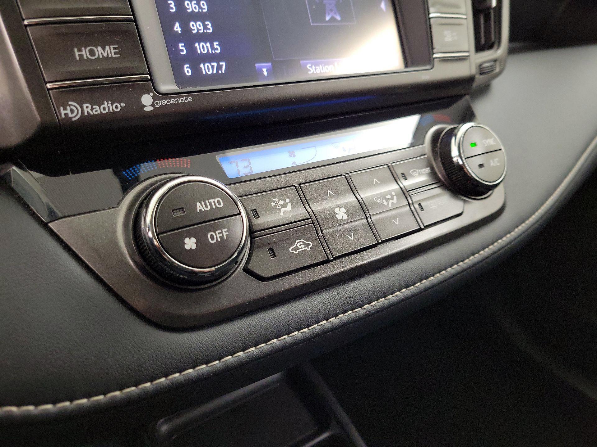 Thumbnail: 2015 Toyota RAV4 - 17