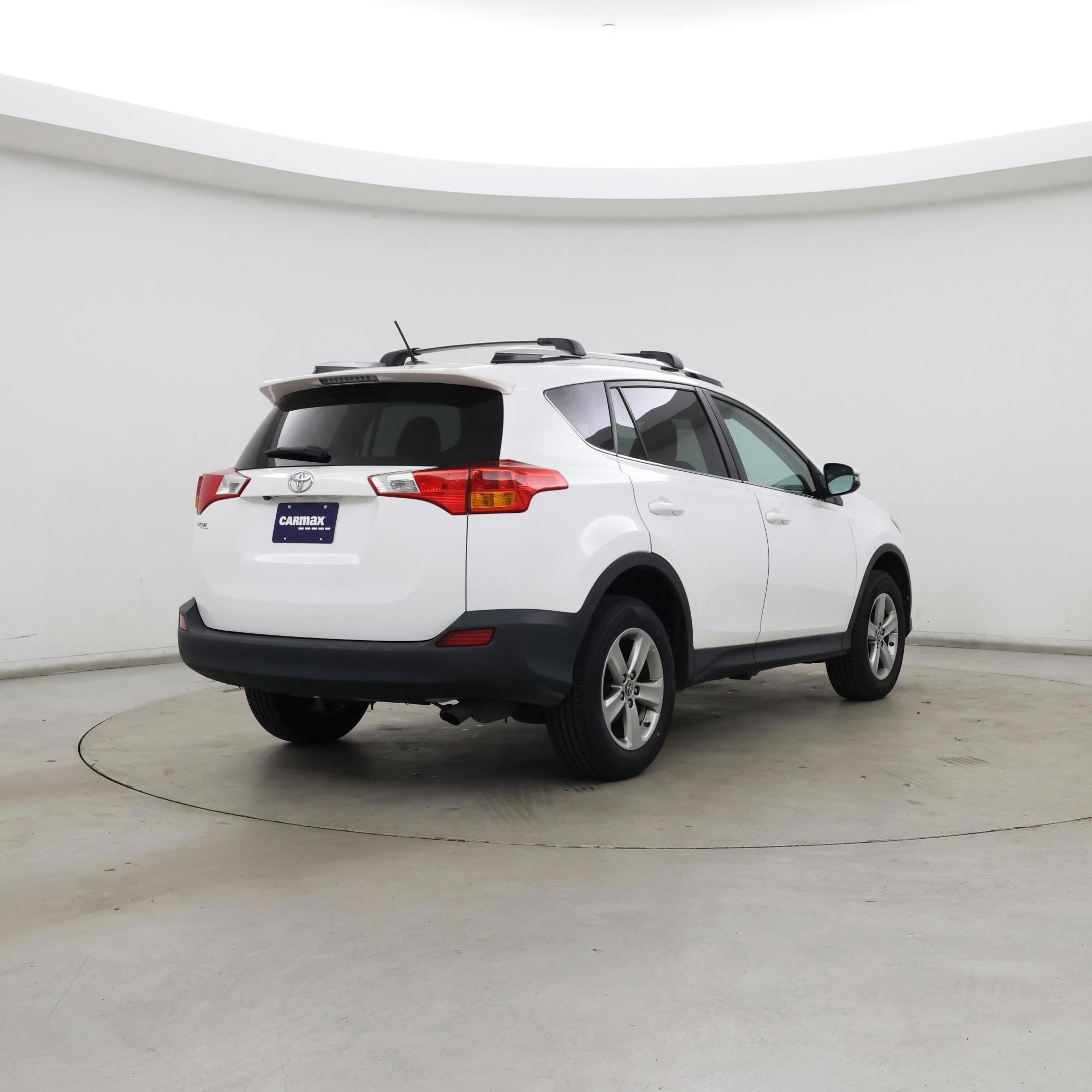 Thumbnail: 2015 Toyota RAV4 - 8