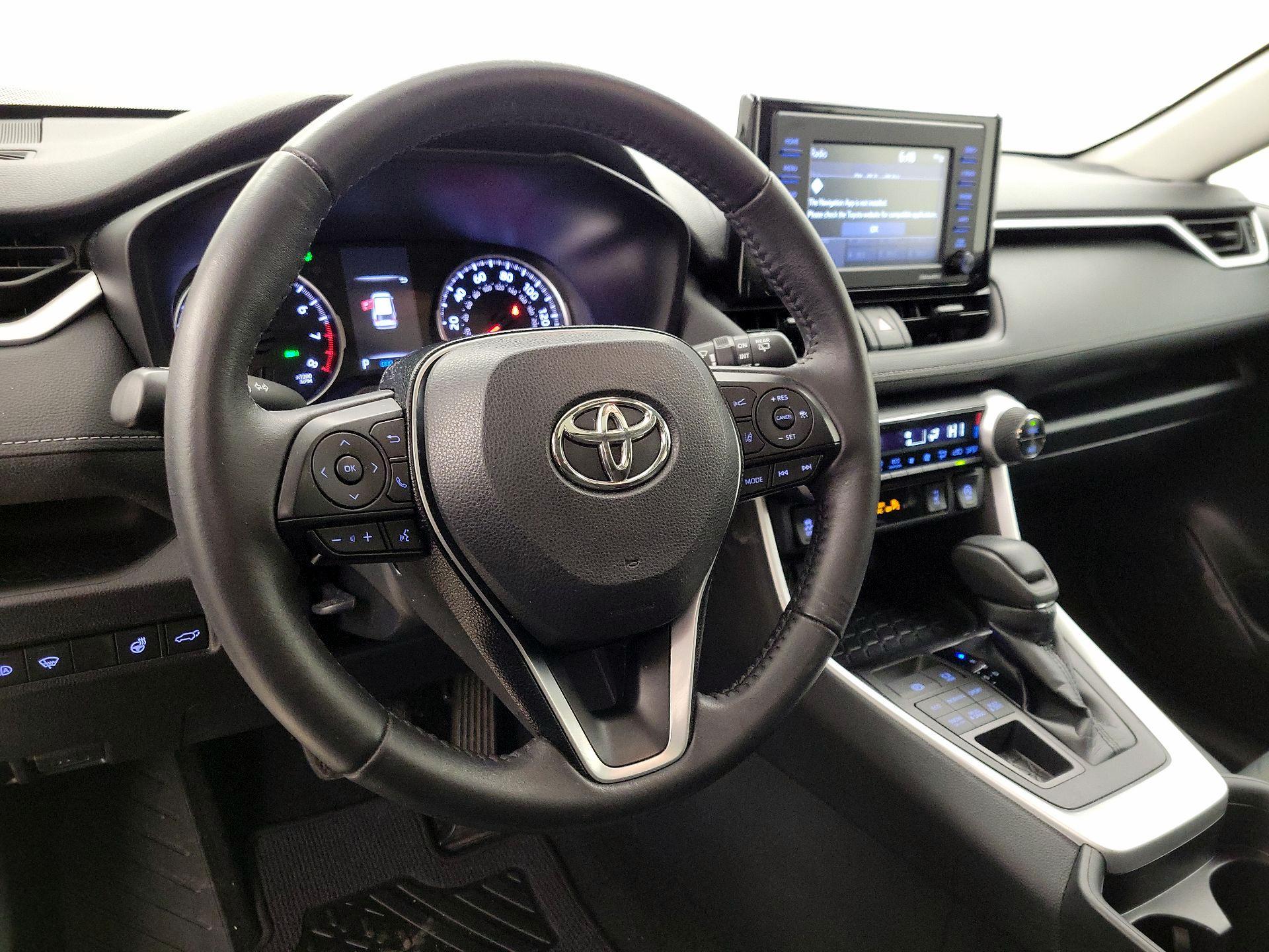 Thumbnail: 2021 Toyota RAV4 - 9