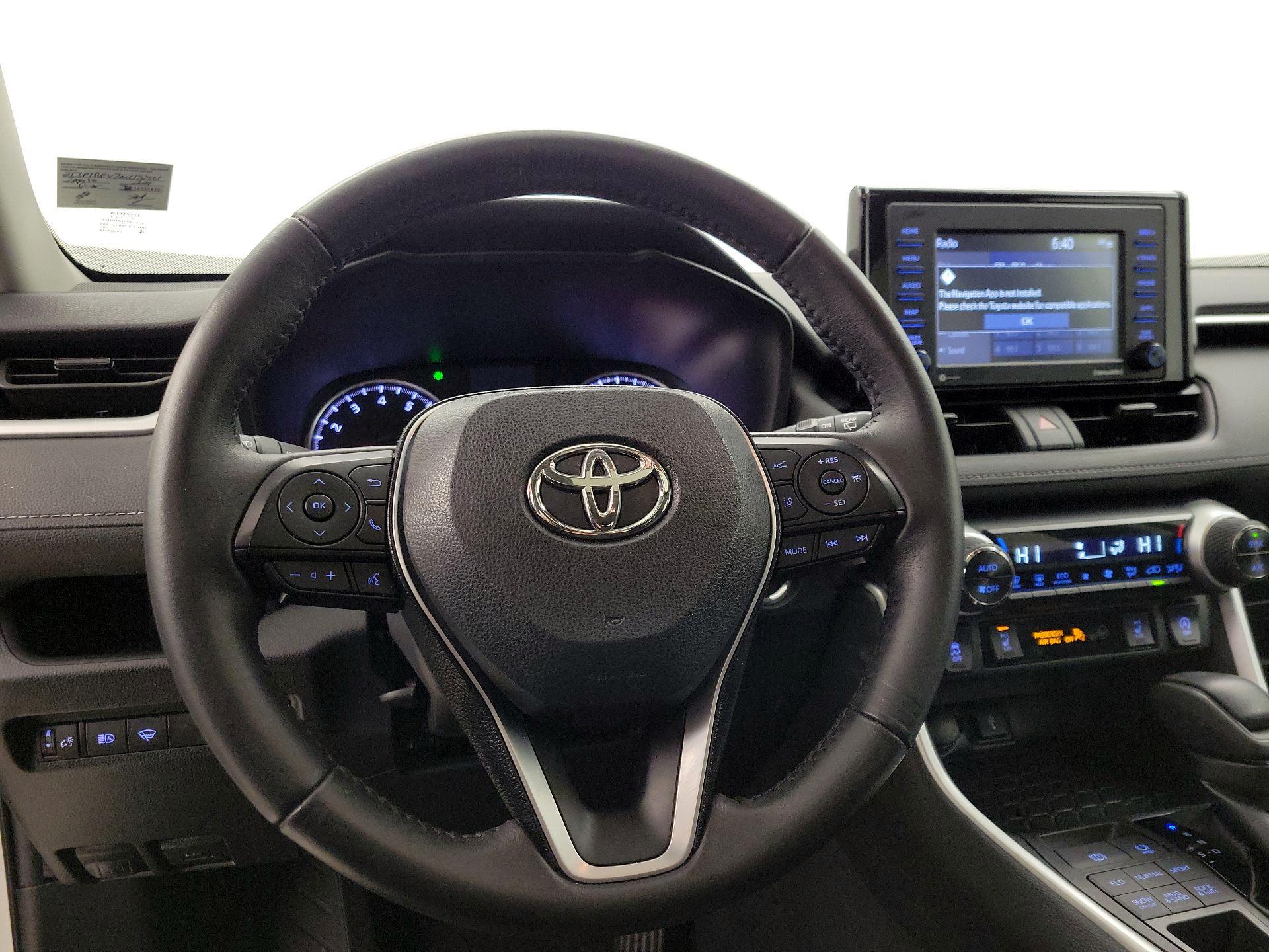 Thumbnail: 2021 Toyota RAV4 - 10