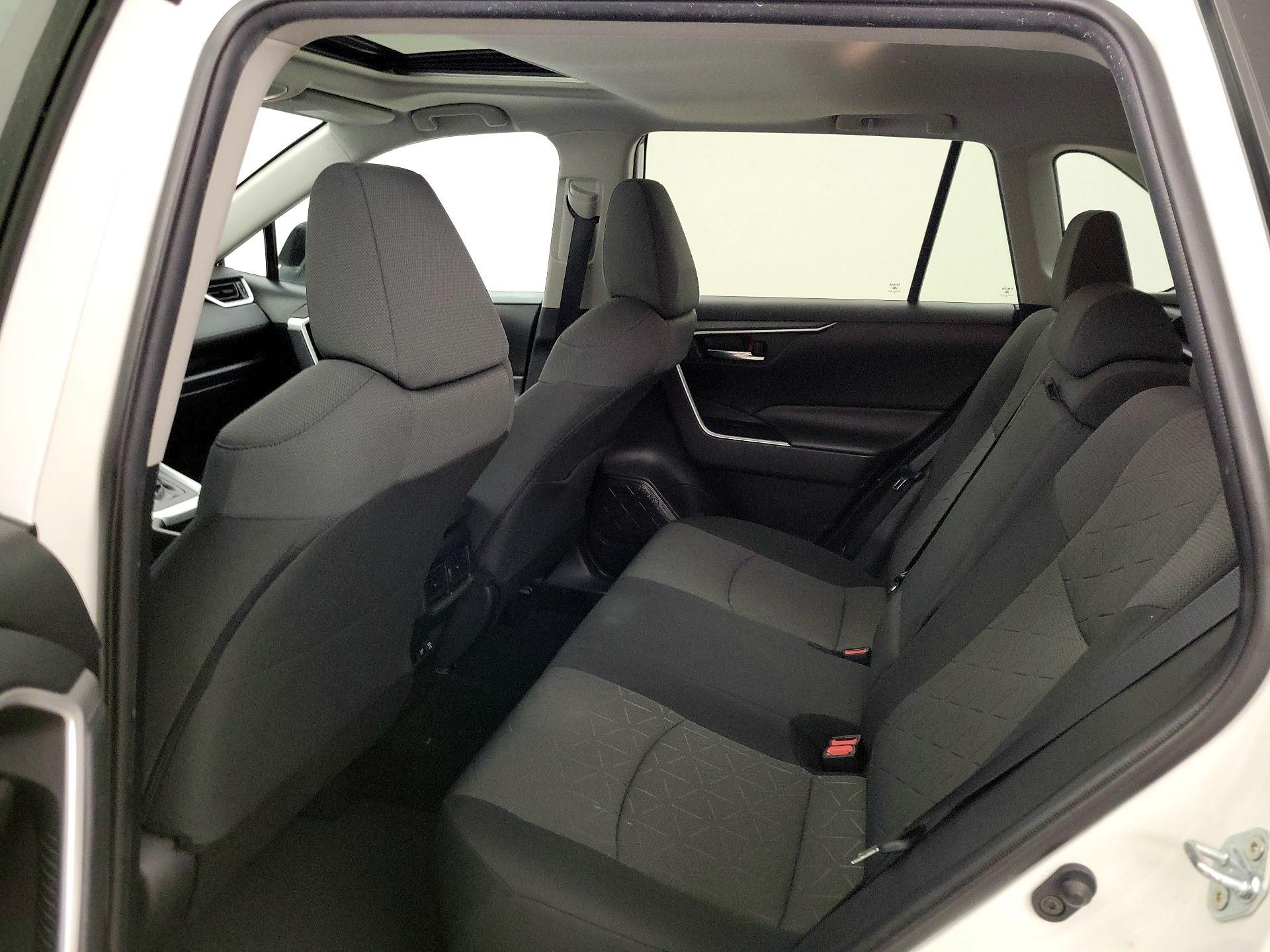 Thumbnail: 2021 Toyota RAV4 - 20