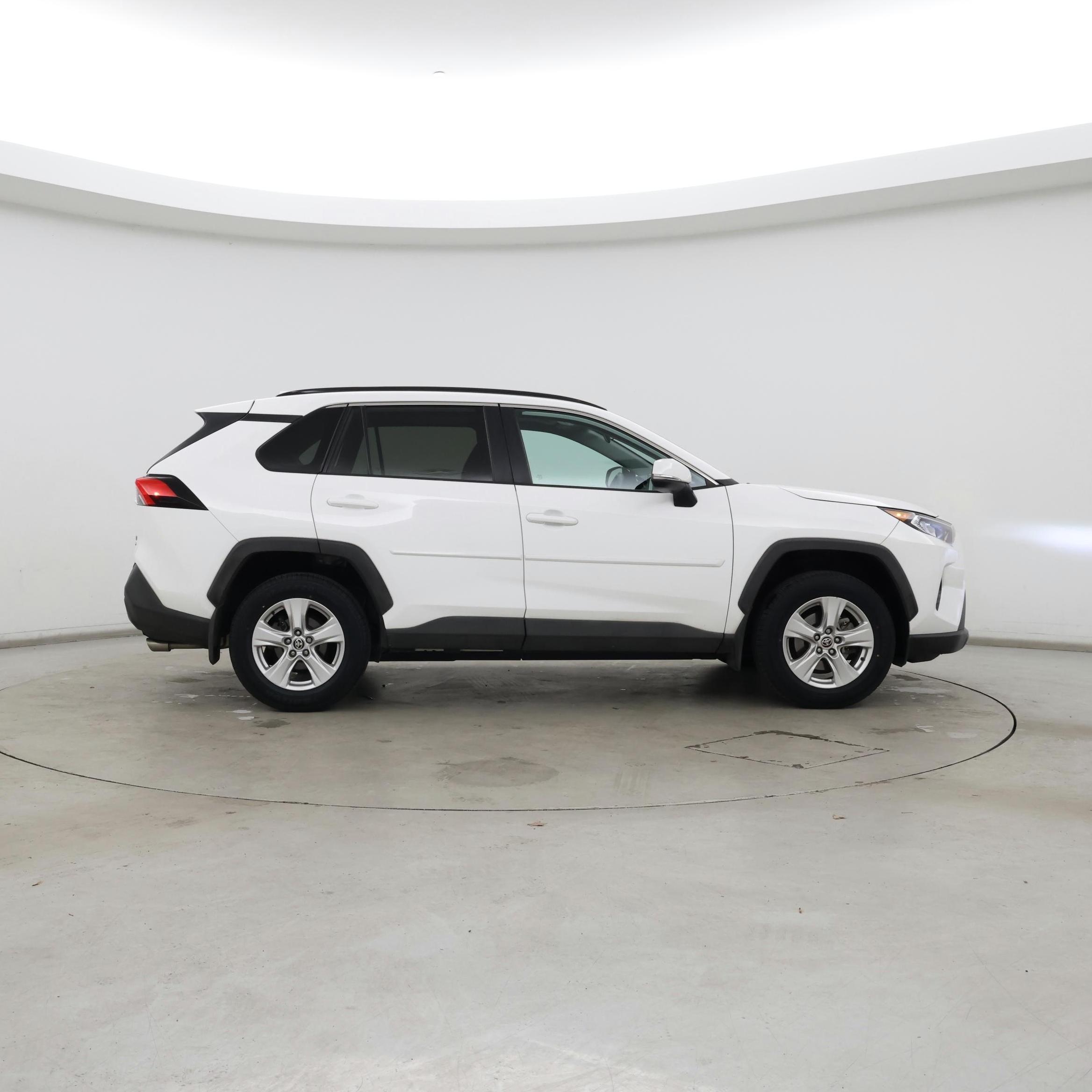 Thumbnail: 2021 Toyota RAV4 - 7