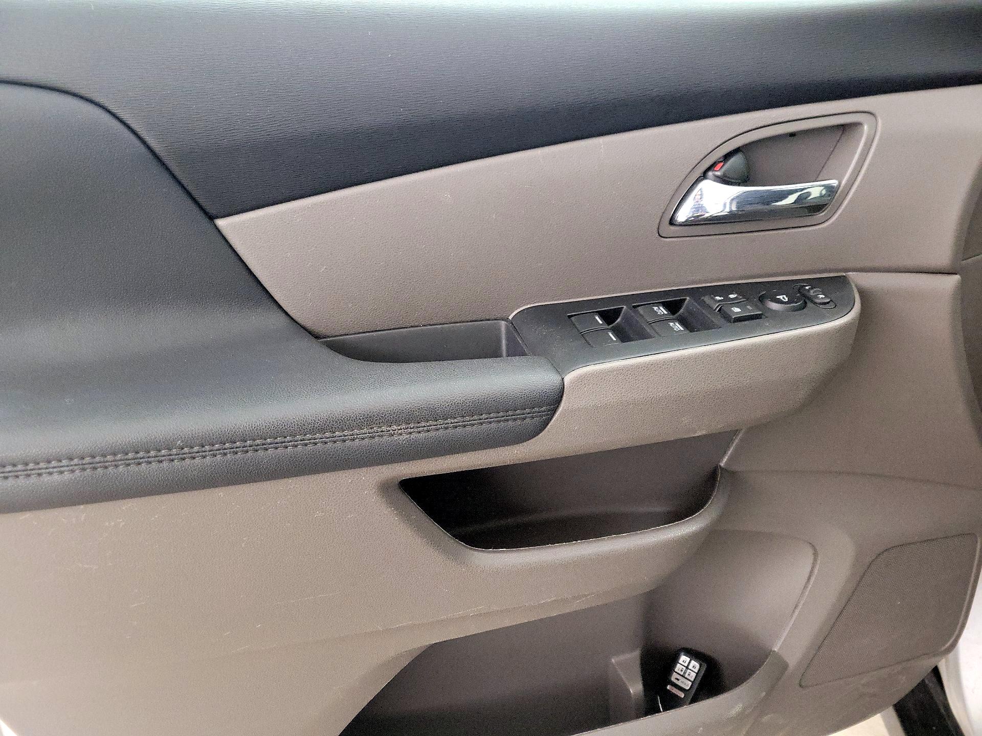 Thumbnail: 2015 Honda Odyssey - 12