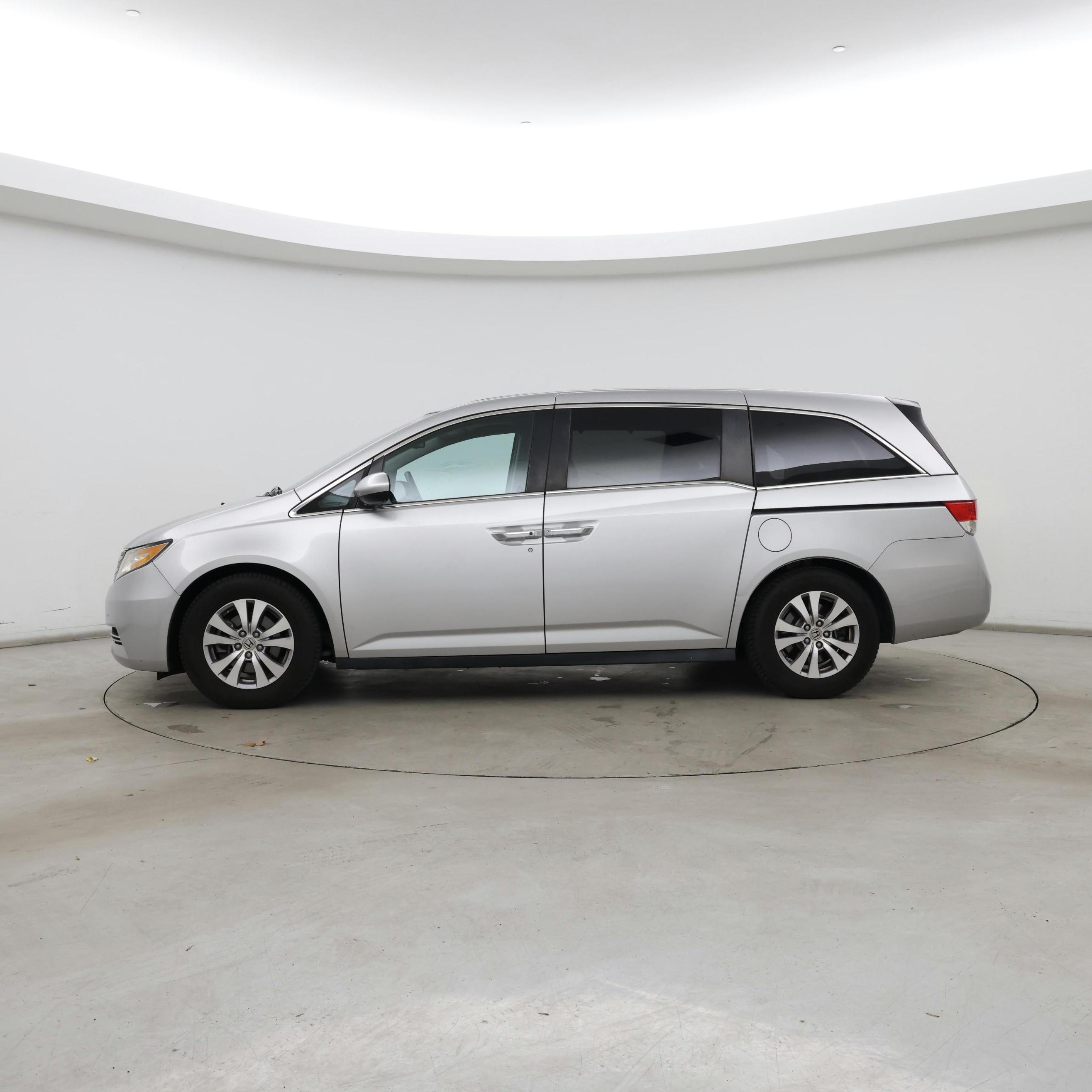 Thumbnail: 2015 Honda Odyssey - 3