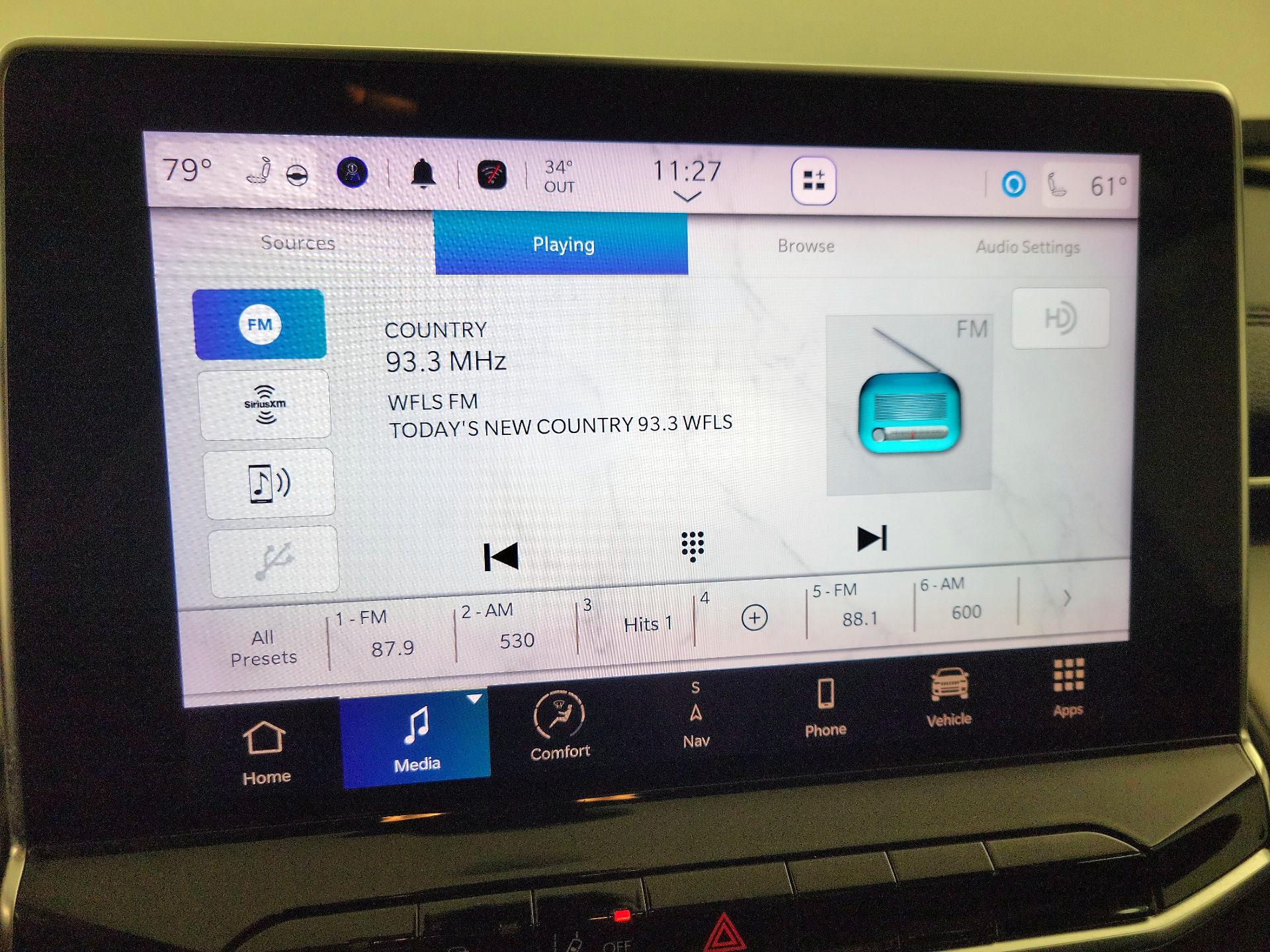 Thumbnail: 2023 Jeep Compass - 16