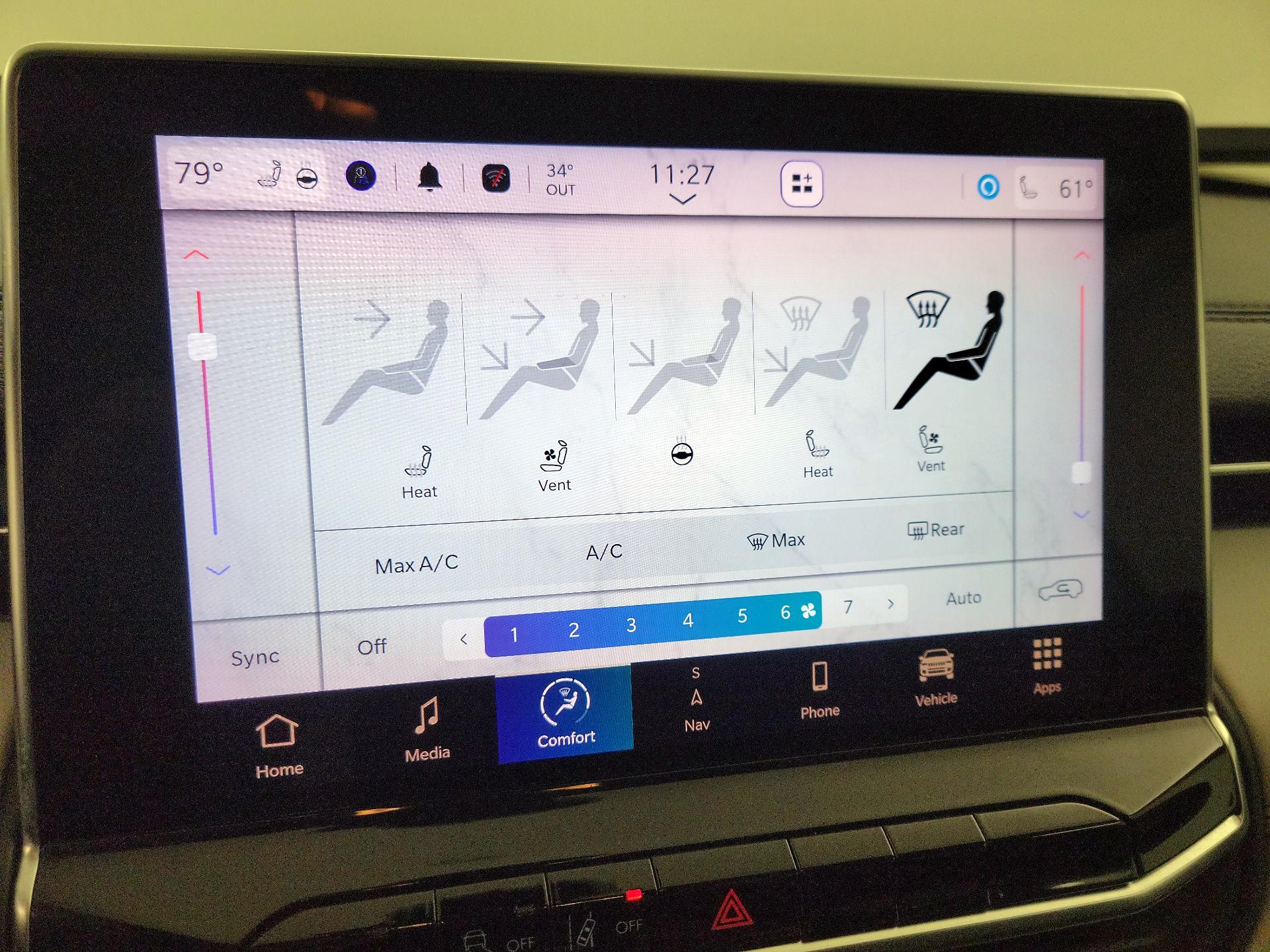 Thumbnail: 2023 Jeep Compass - 17