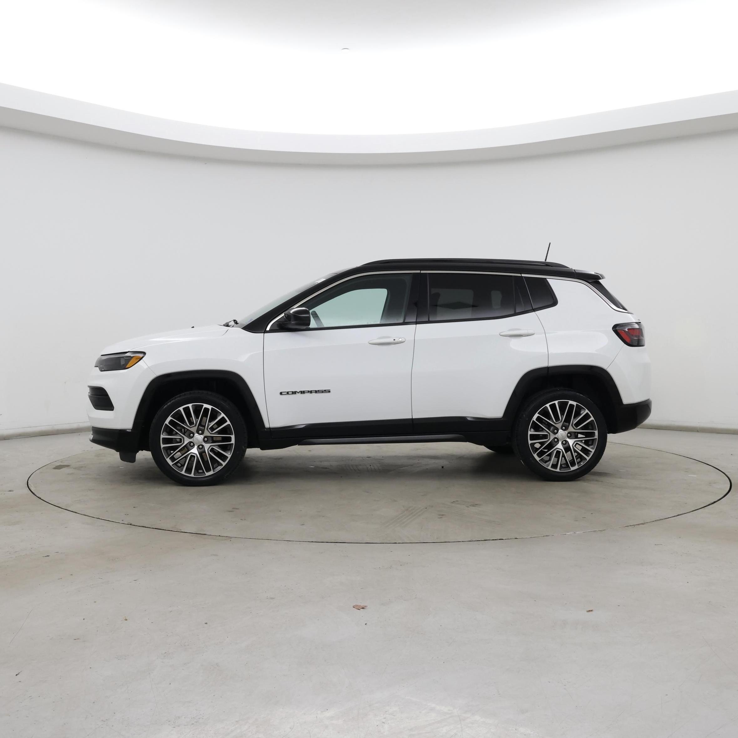 Thumbnail: 2023 Jeep Compass - 3
