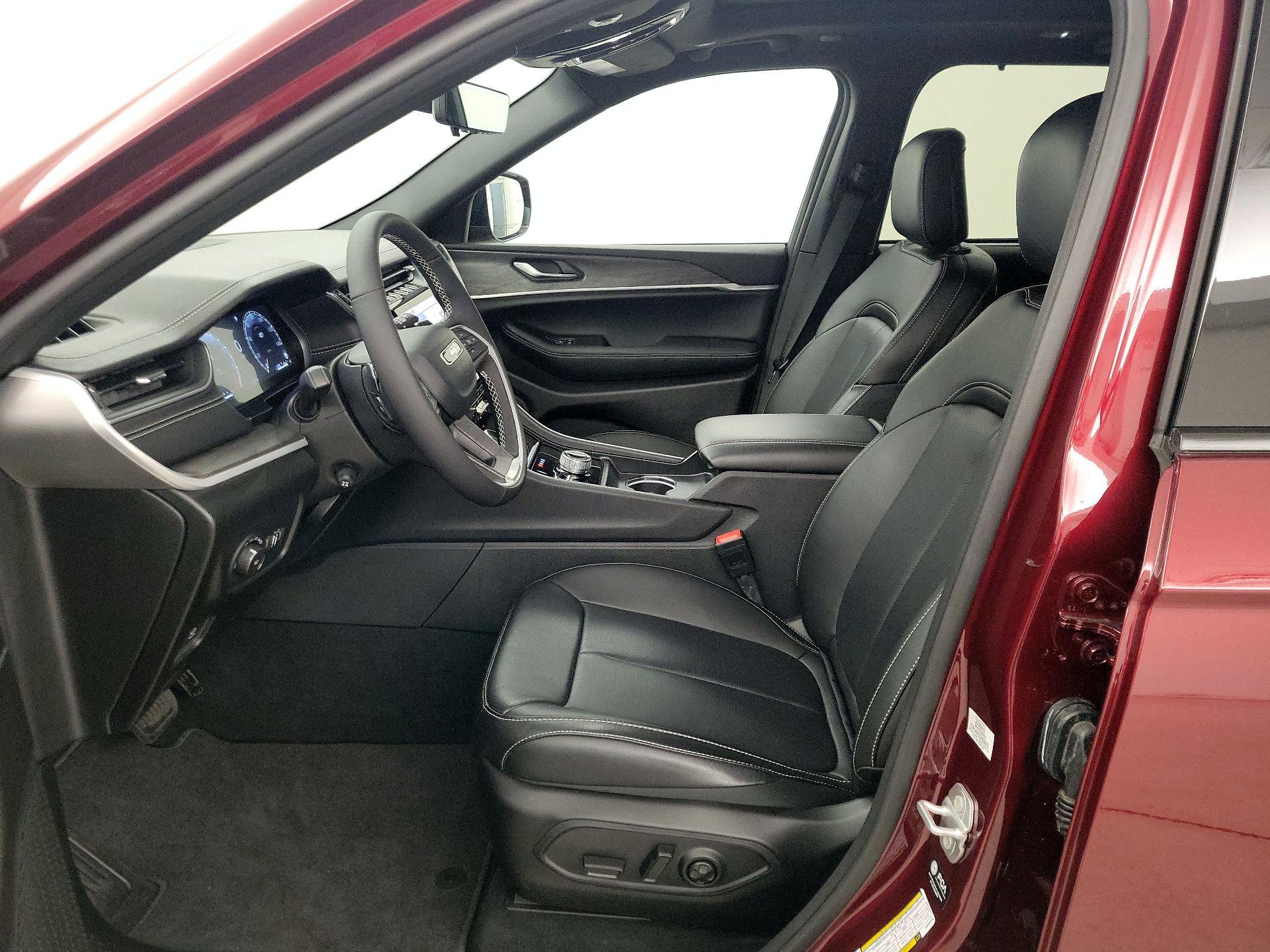 Thumbnail: 2025 Jeep Grand Cherokee - 11