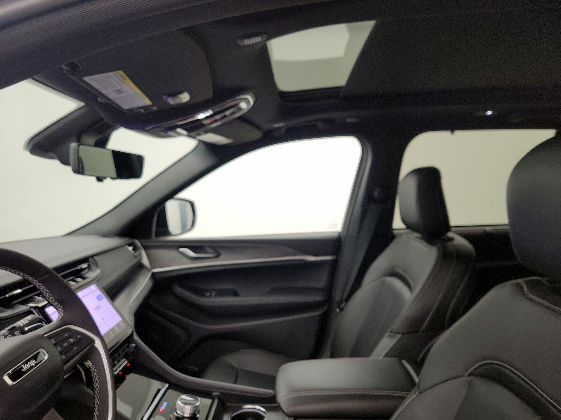 Thumbnail: 2025 Jeep Grand Cherokee - 20