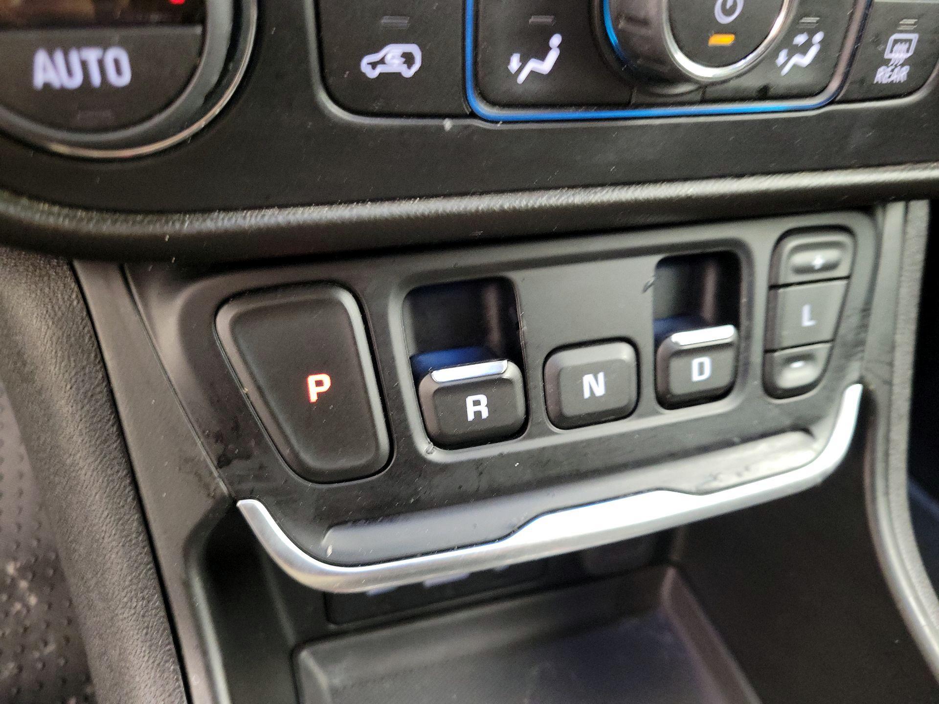 Thumbnail: 2019 GMC Terrain - 17