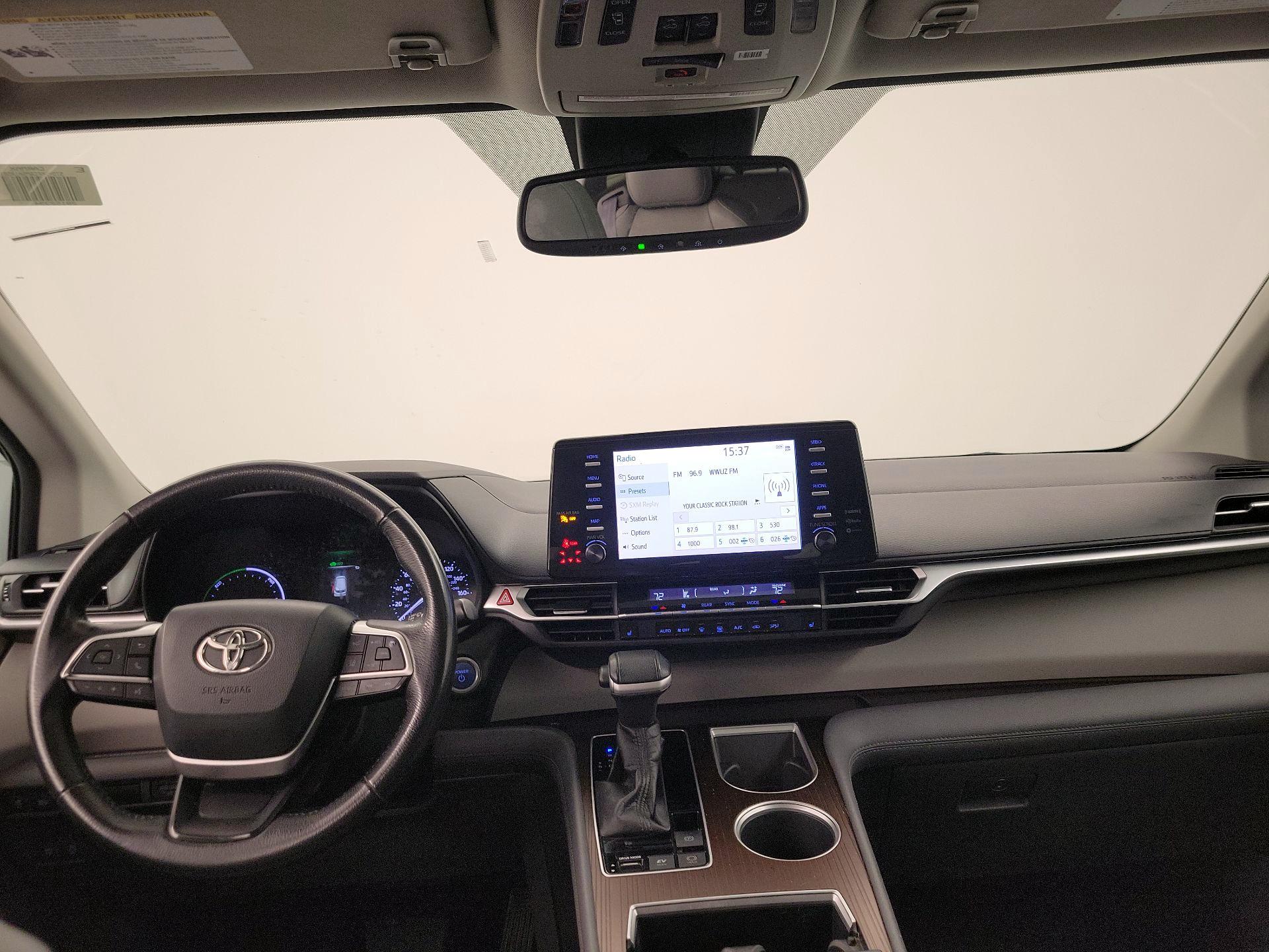 Thumbnail: 2021 Toyota Sienna - 9