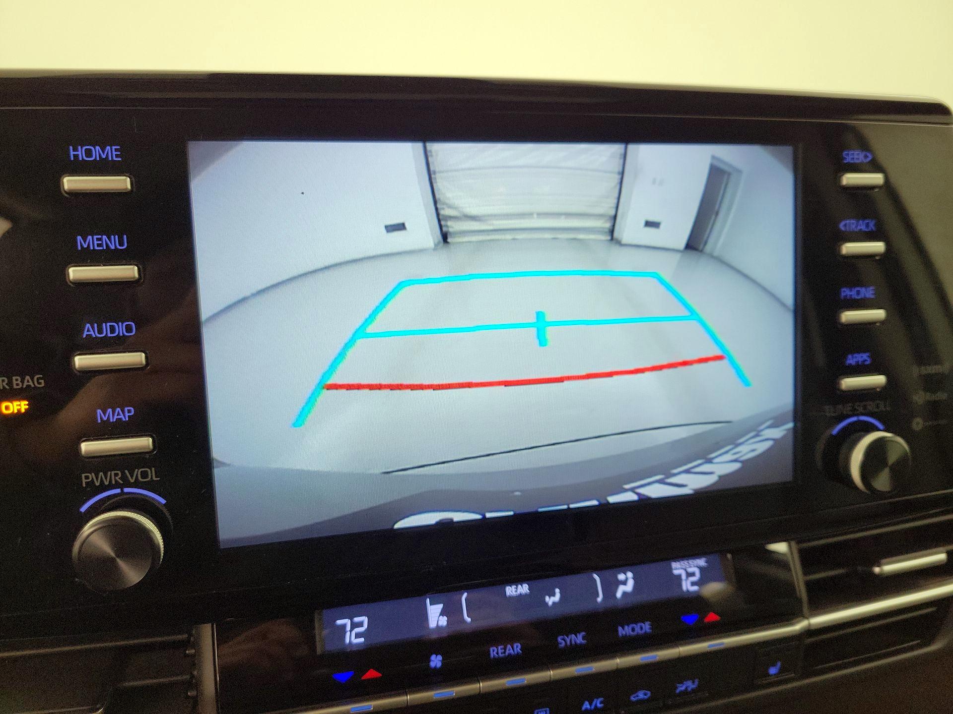 Thumbnail: 2021 Toyota Sienna - 14