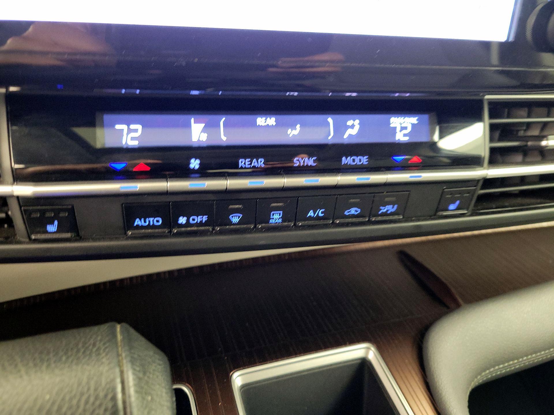 Thumbnail: 2021 Toyota Sienna - 16