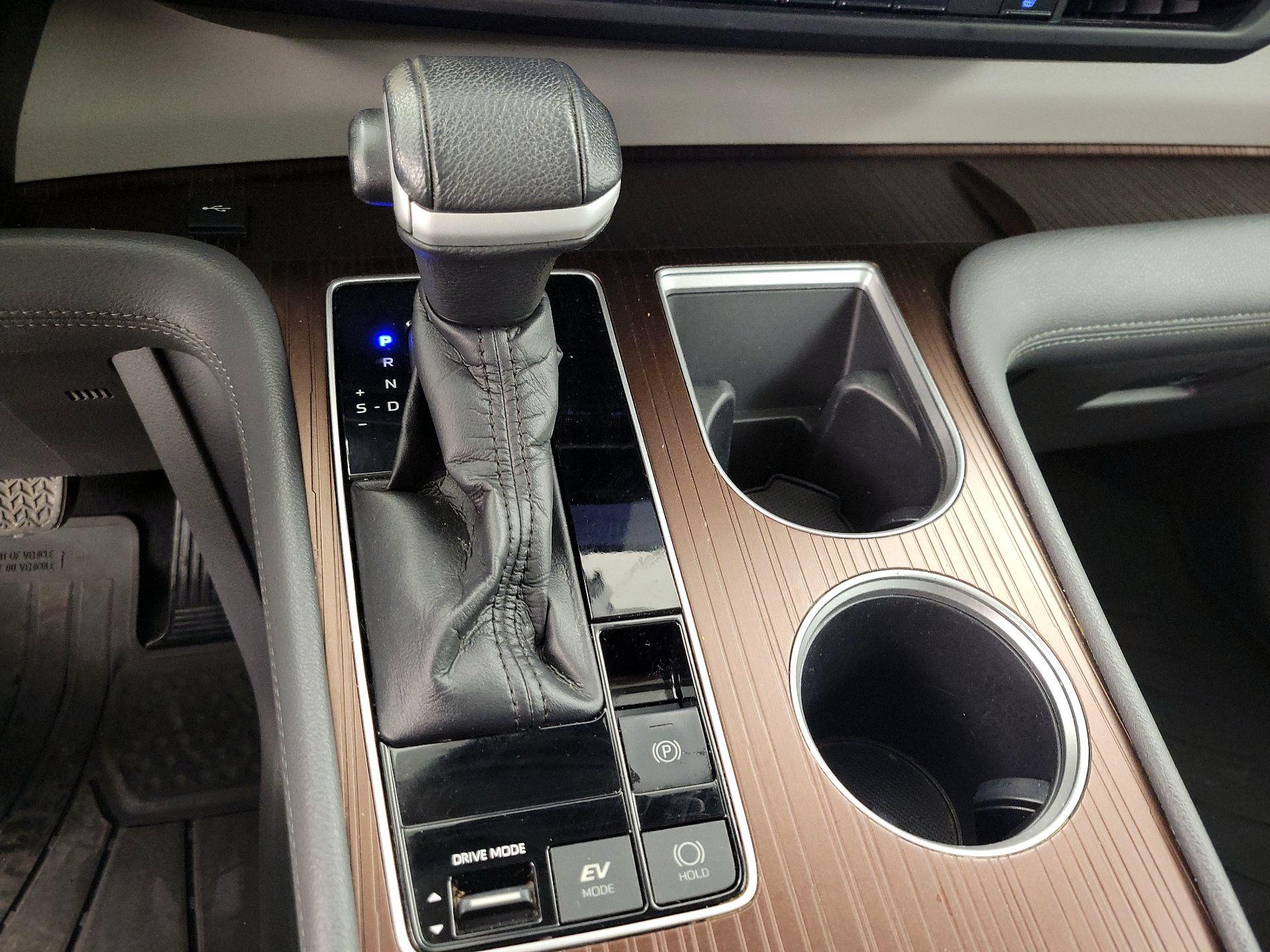 Thumbnail: 2021 Toyota Sienna - 17