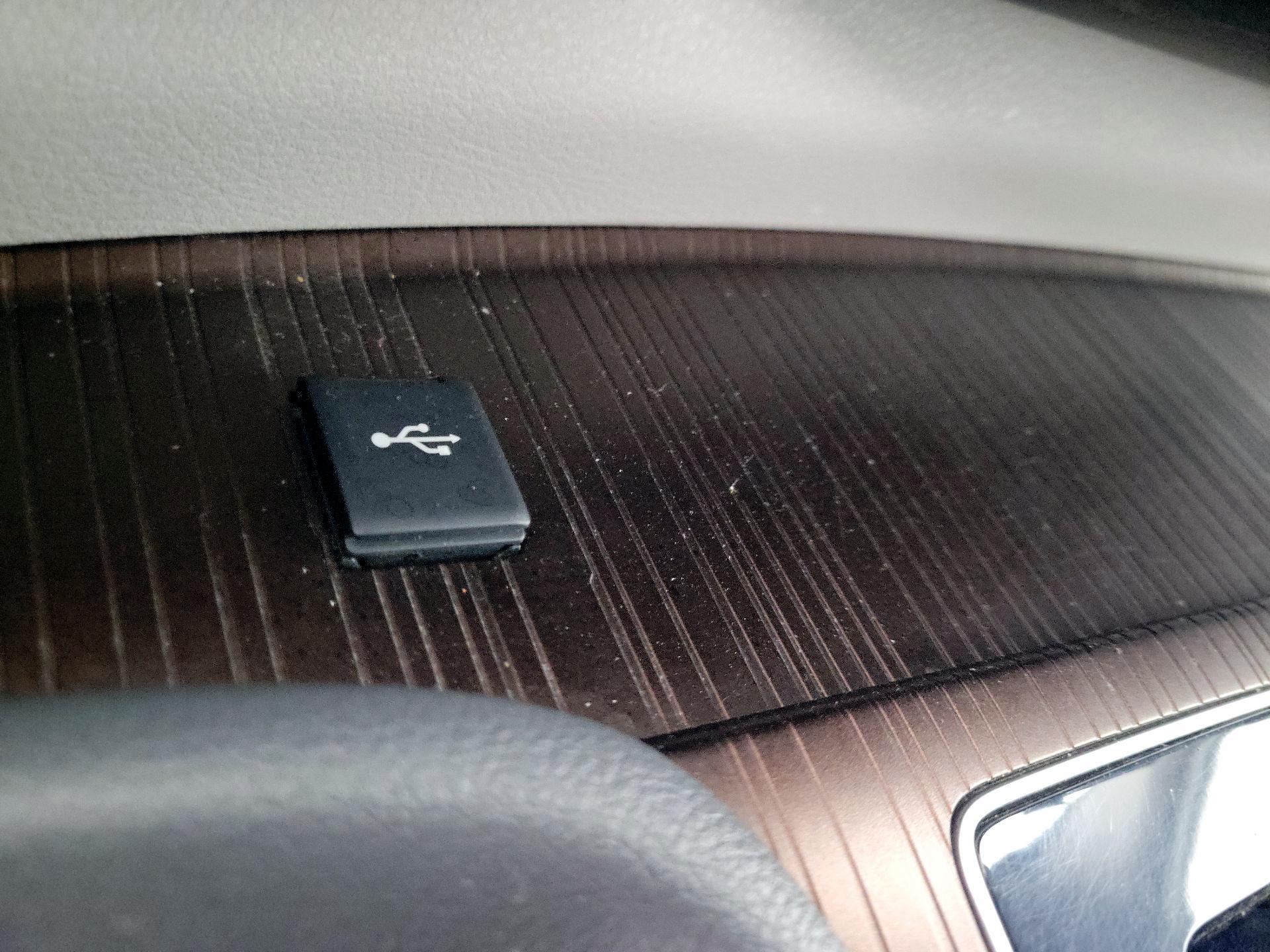 Thumbnail: 2021 Toyota Sienna - 18