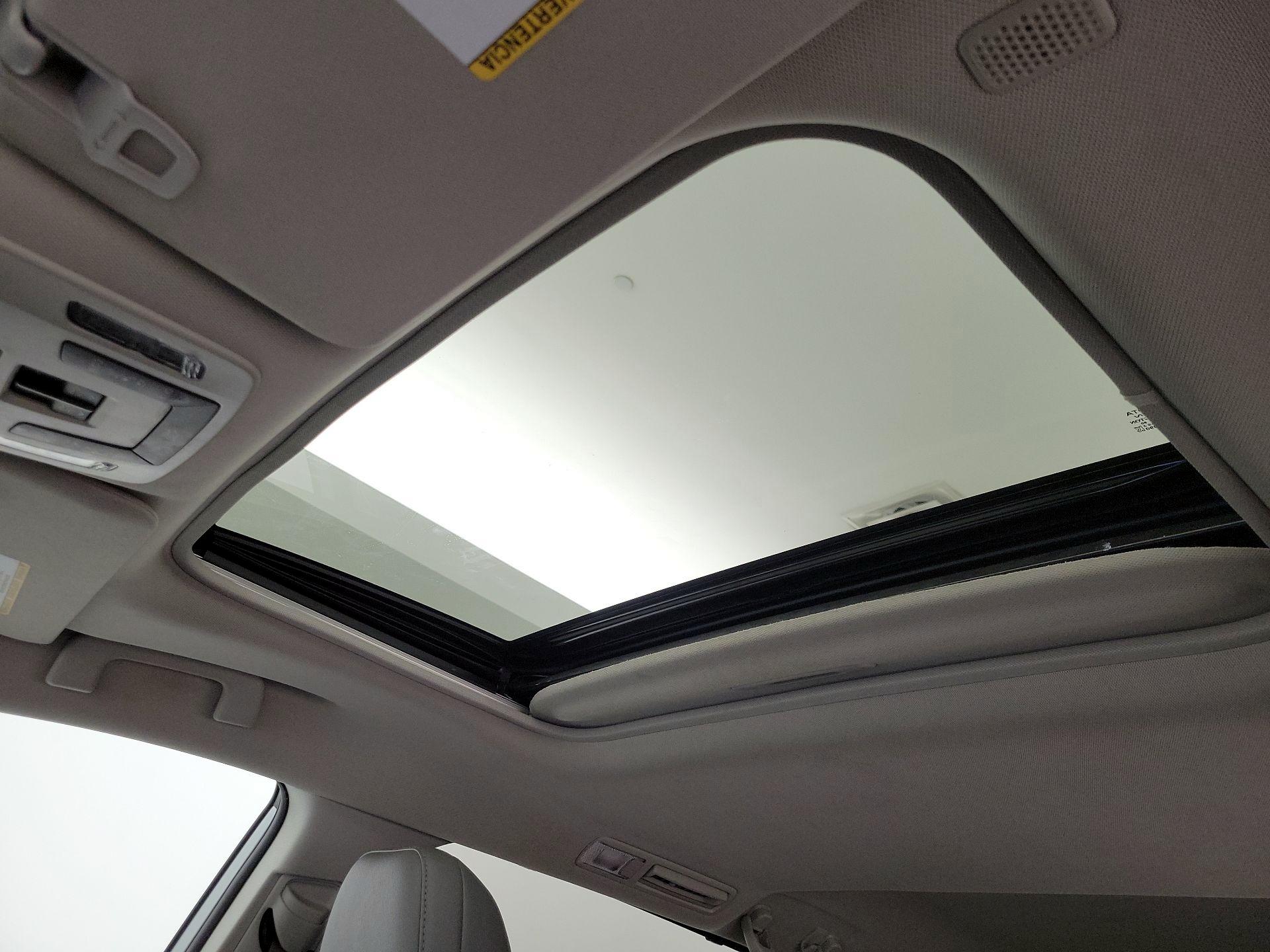 Thumbnail: 2021 Toyota Sienna - 19