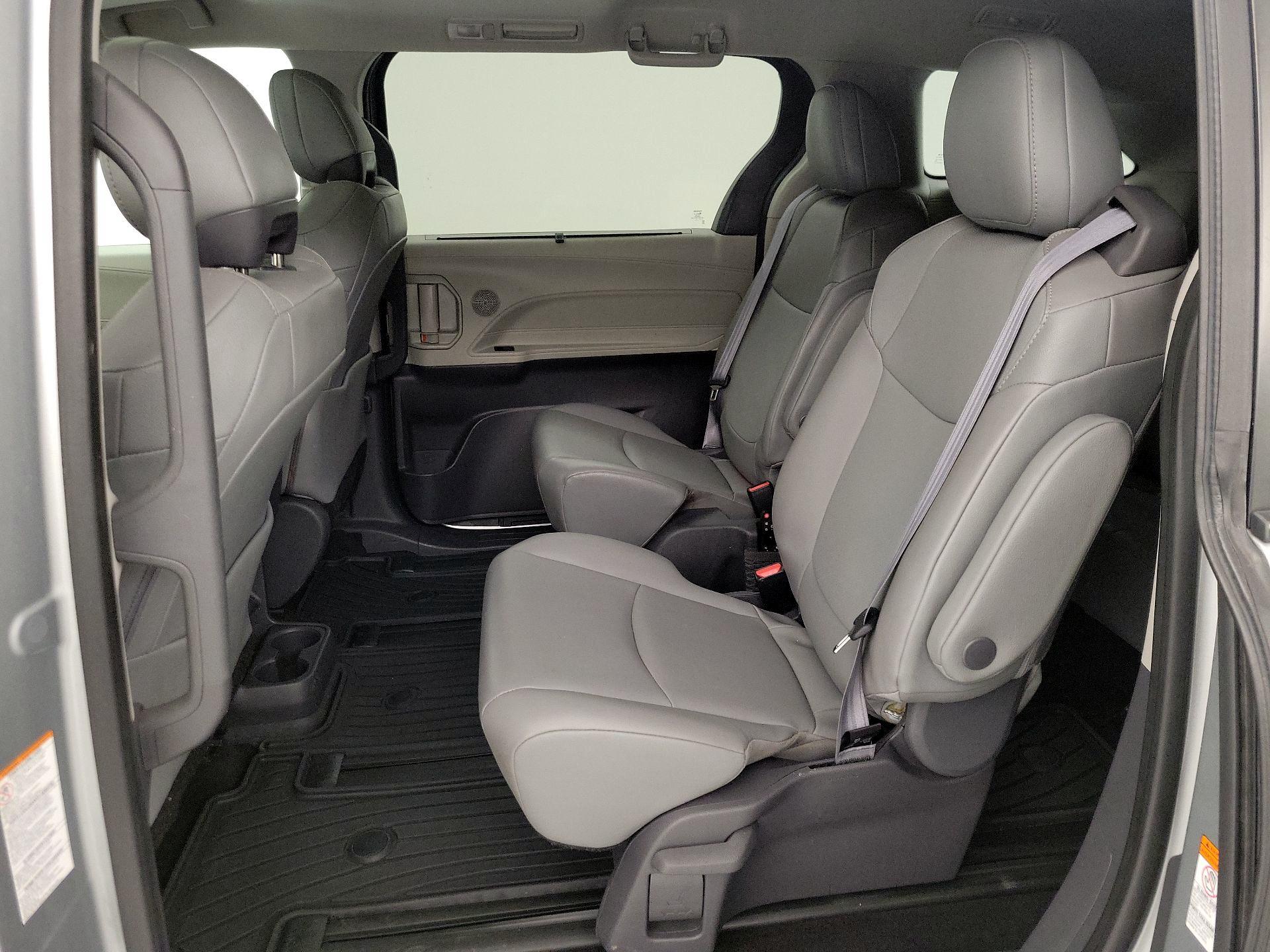 Thumbnail: 2021 Toyota Sienna - 20