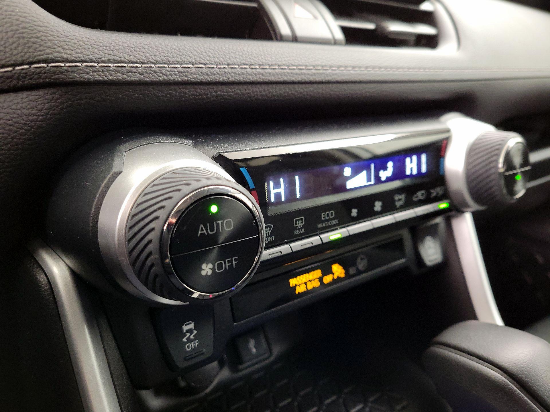 Thumbnail: 2021 Toyota RAV4 - 16