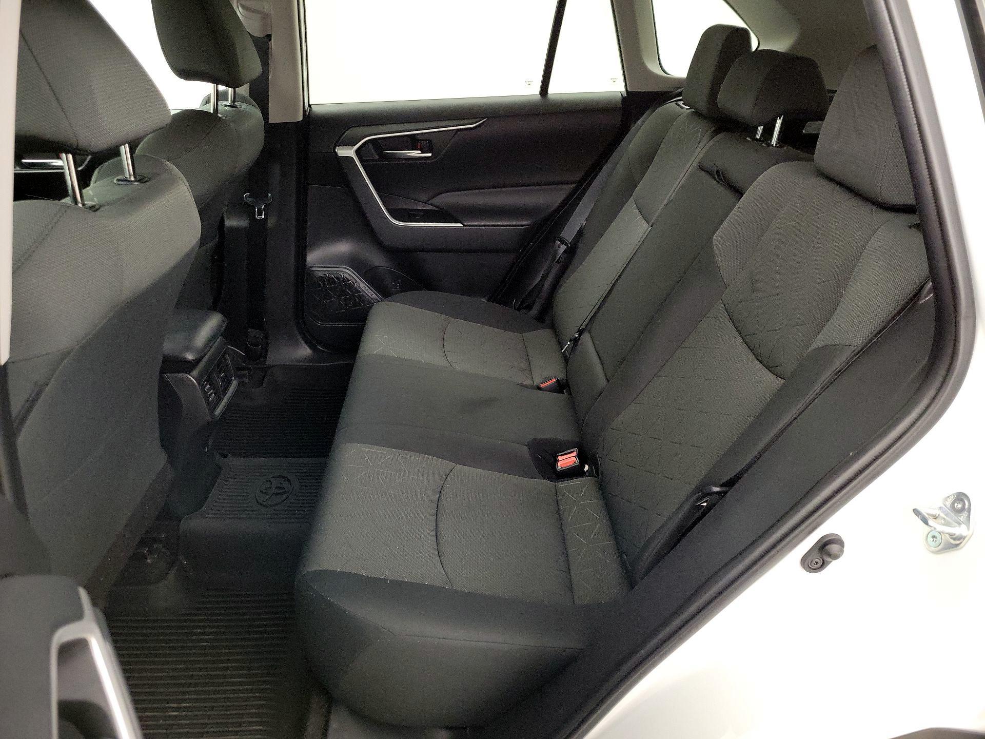 Thumbnail: 2021 Toyota RAV4 - 19