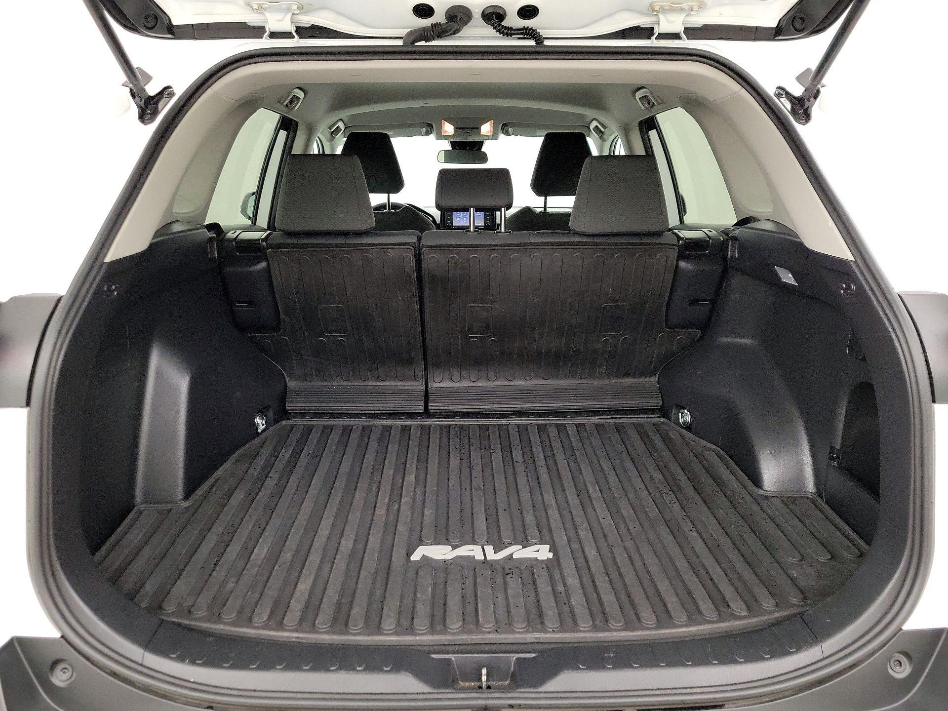 Thumbnail: 2021 Toyota RAV4 - 20