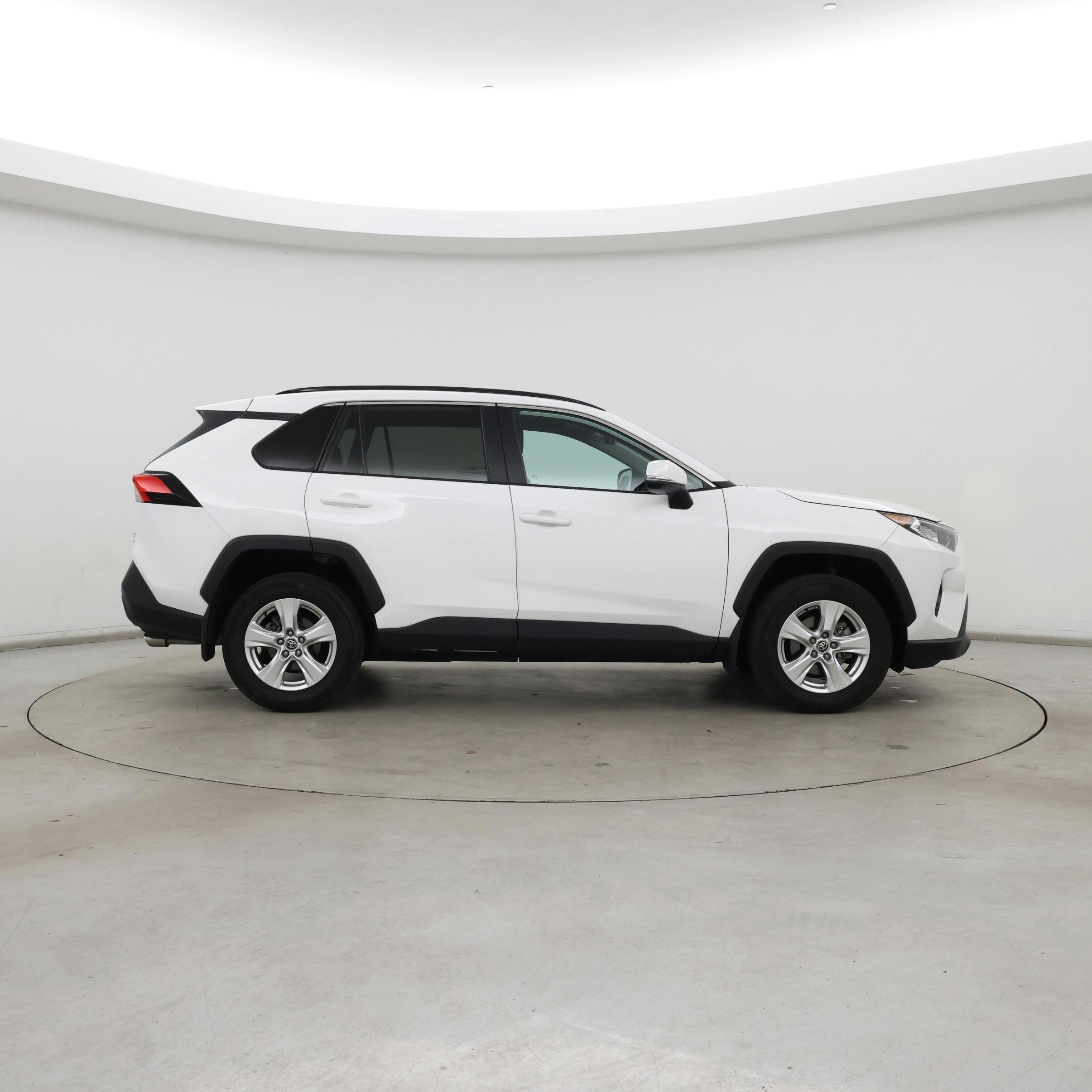 Thumbnail: 2021 Toyota RAV4 - 7