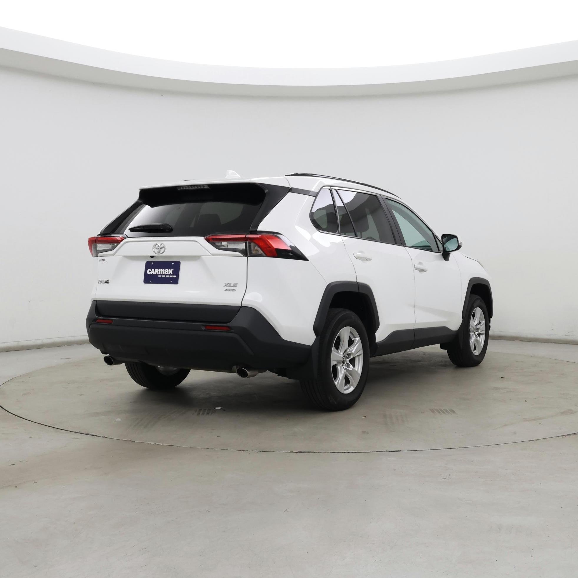Thumbnail: 2021 Toyota RAV4 - 8