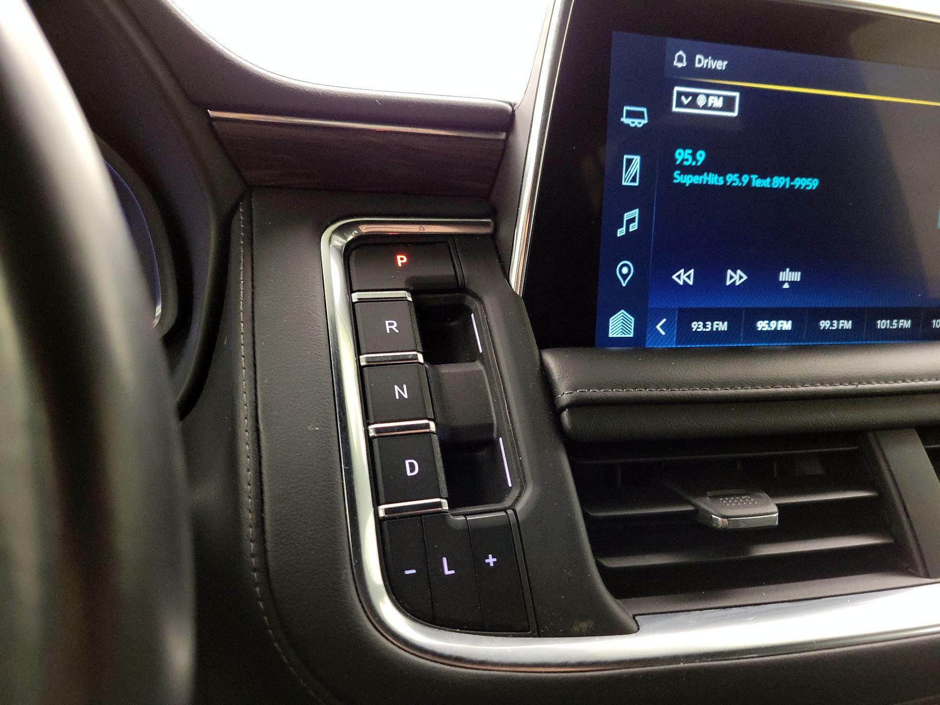 Thumbnail: 2022 Chevrolet Suburban - 17