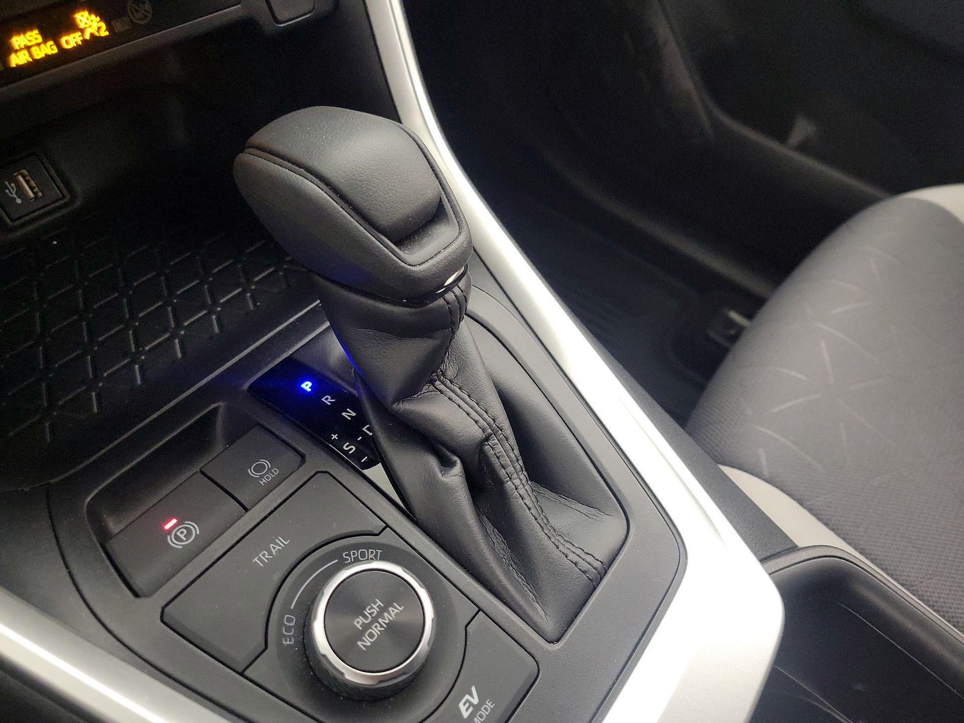 Thumbnail: 2024 Toyota RAV4 - 17