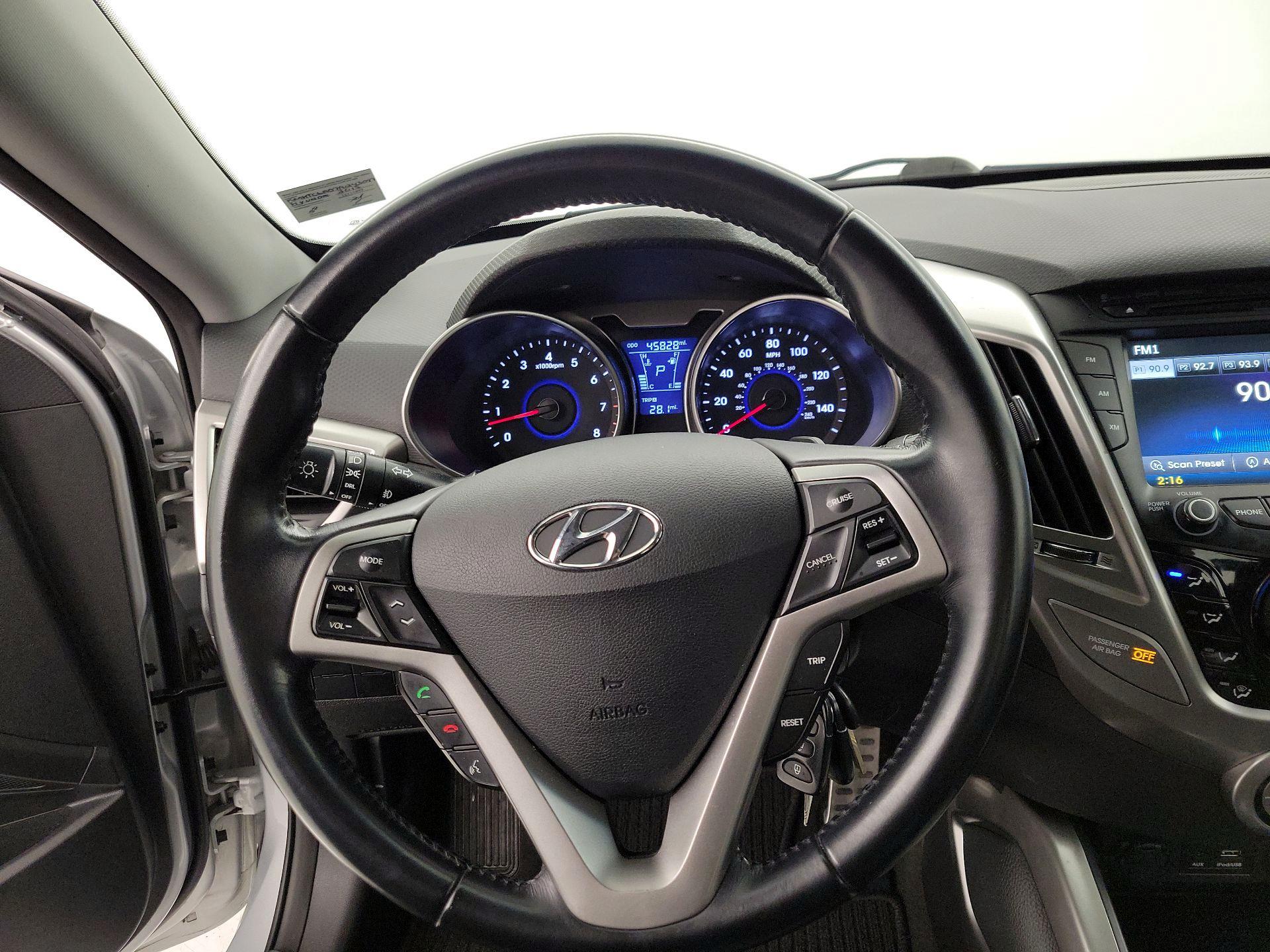 Thumbnail: 2015 Hyundai Veloster - 10