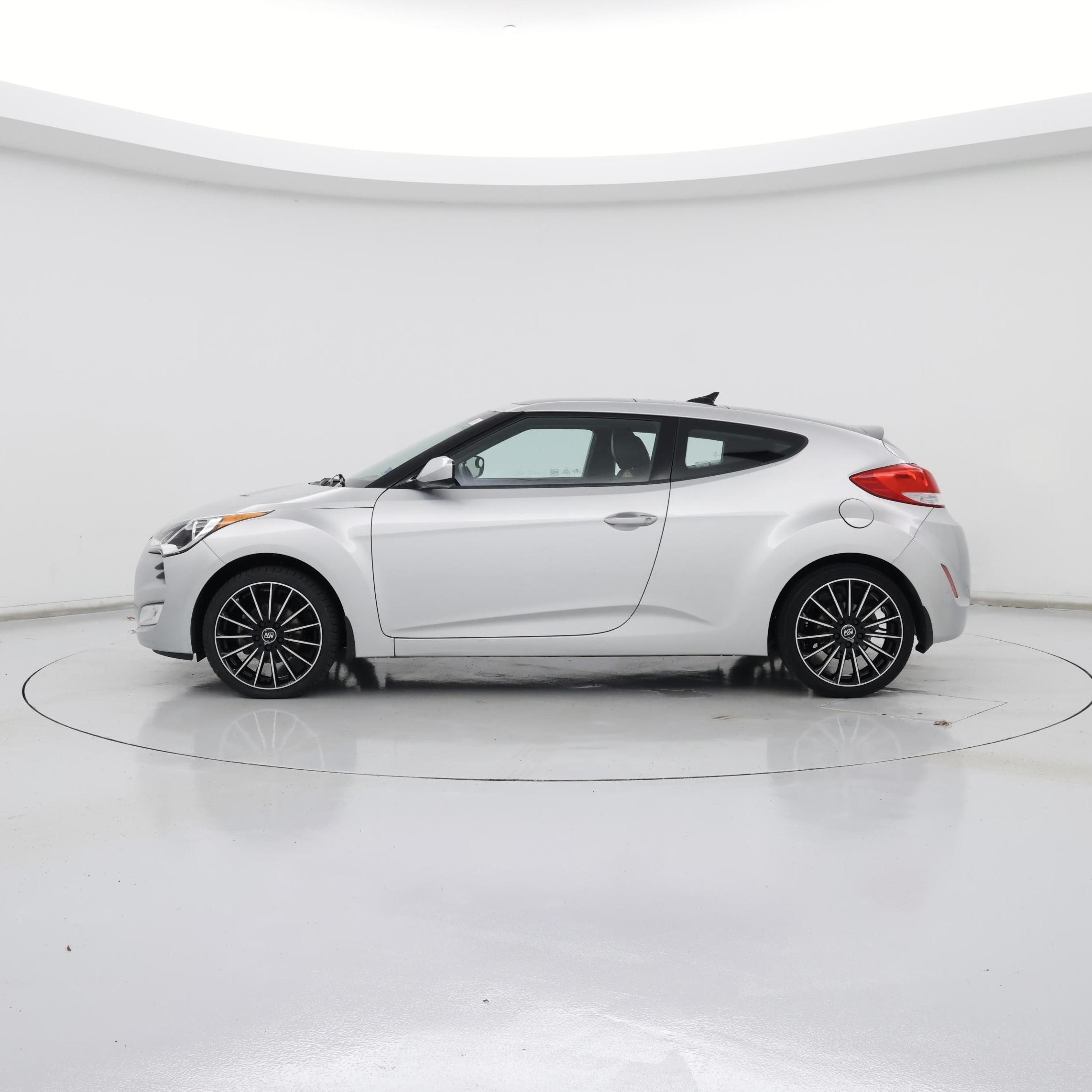 Thumbnail: 2015 Hyundai Veloster - 3