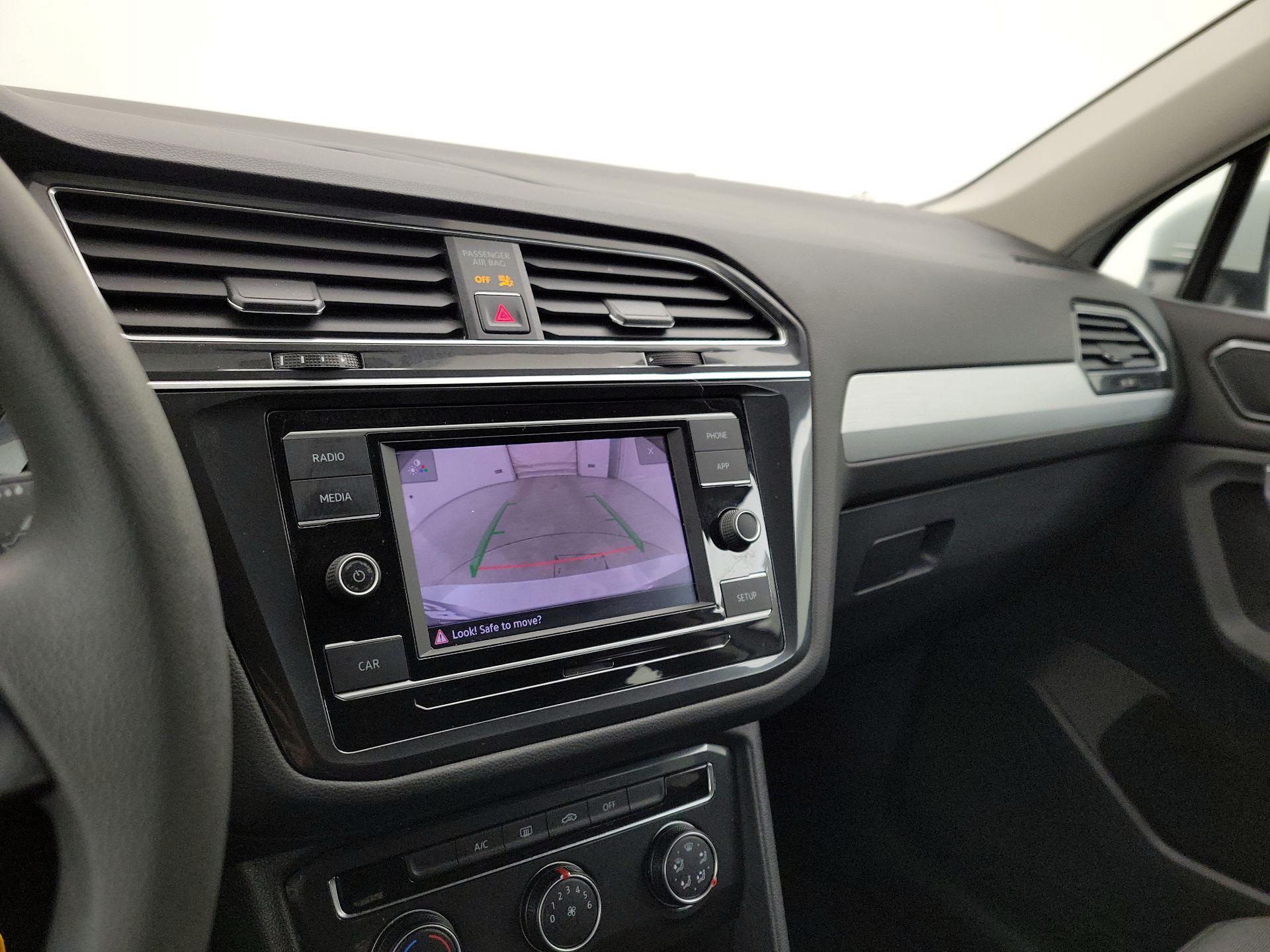 Thumbnail: 2018 Volkswagen Tiguan - 14