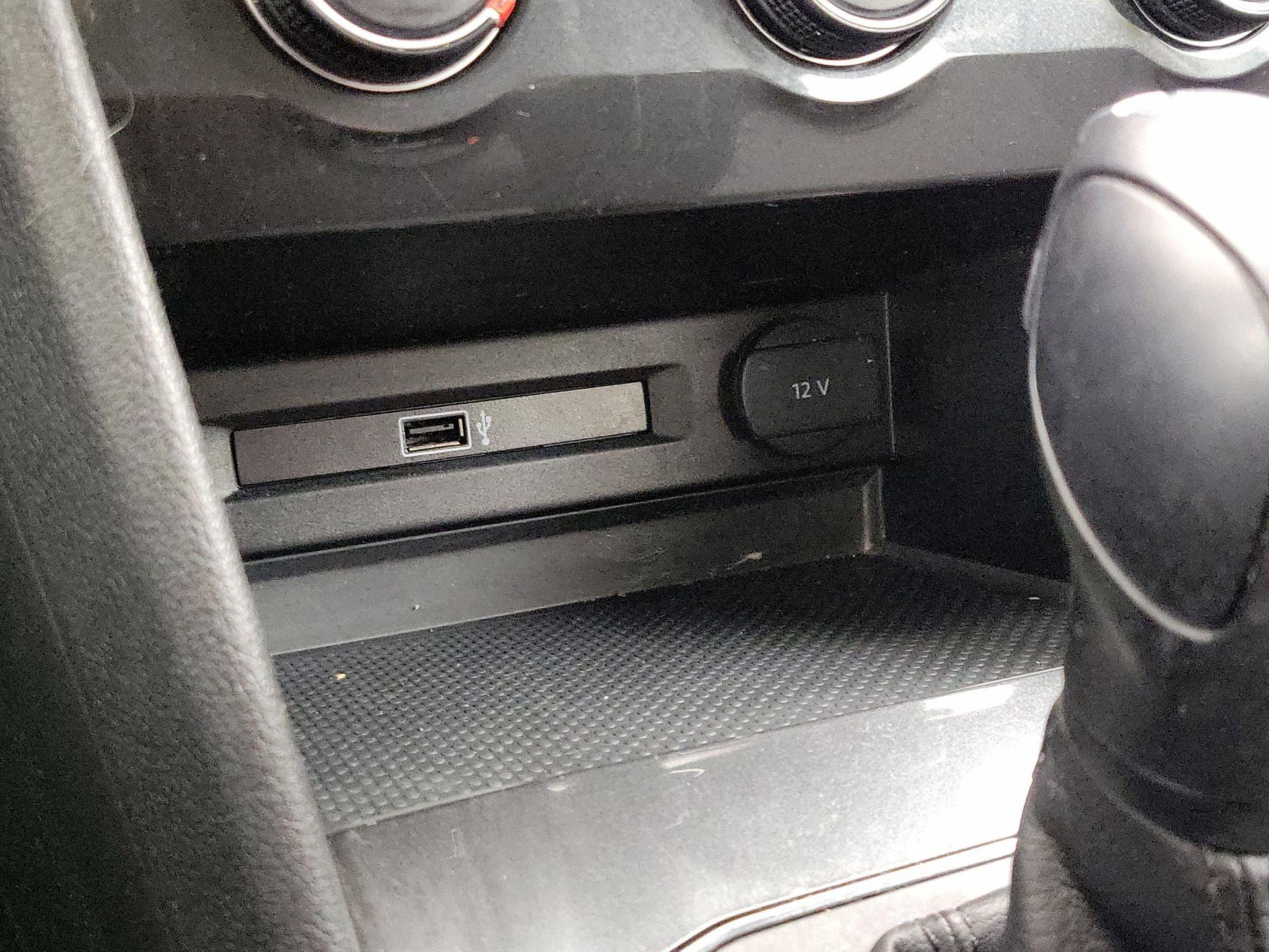 Thumbnail: 2018 Volkswagen Tiguan - 18