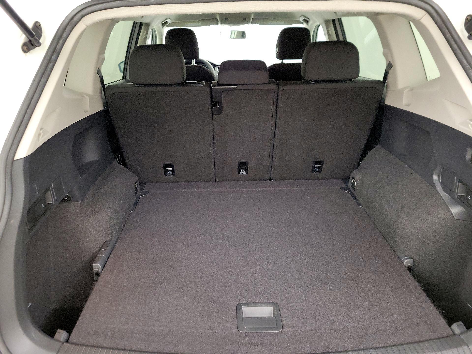 Thumbnail: 2018 Volkswagen Tiguan - 20