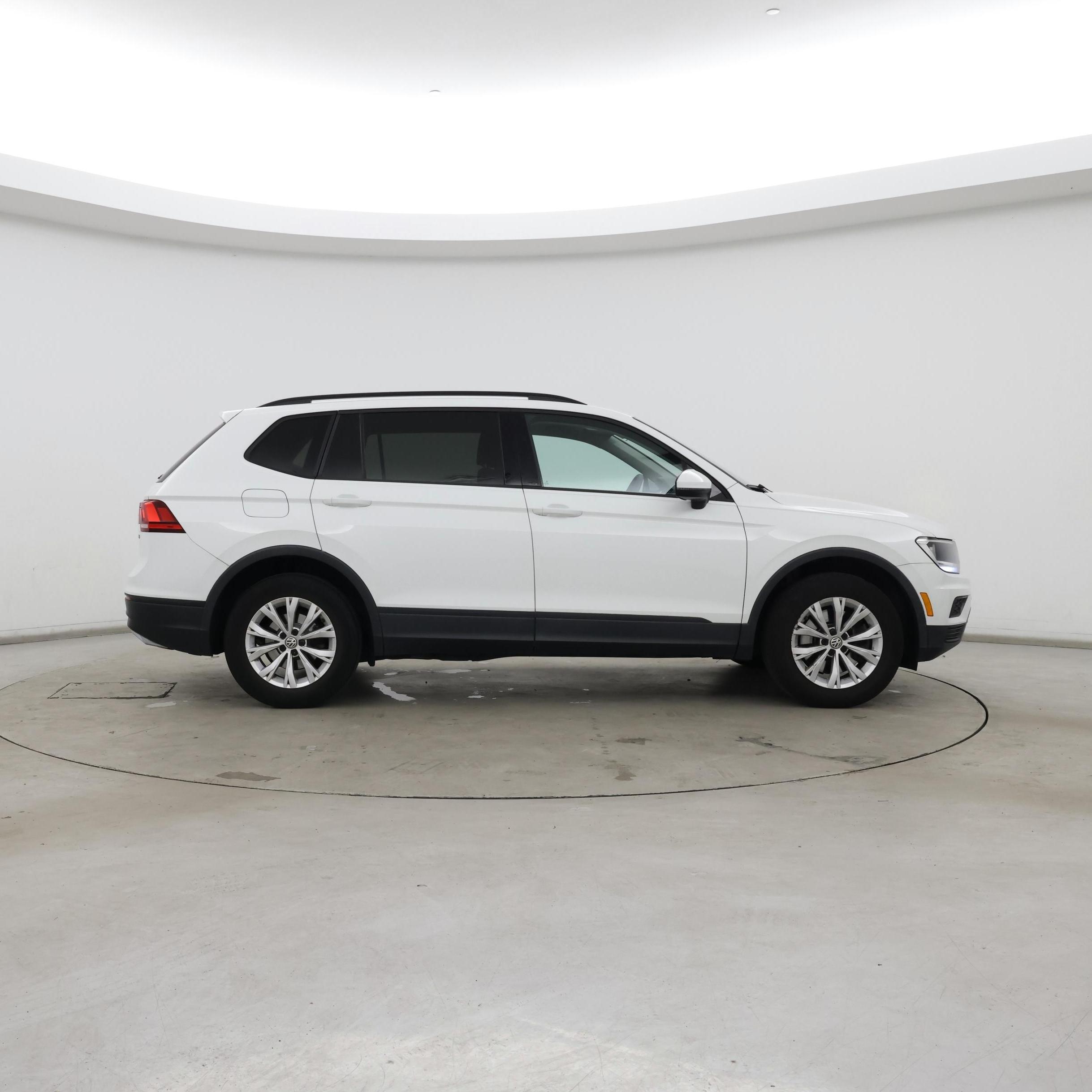 Thumbnail: 2018 Volkswagen Tiguan - 7