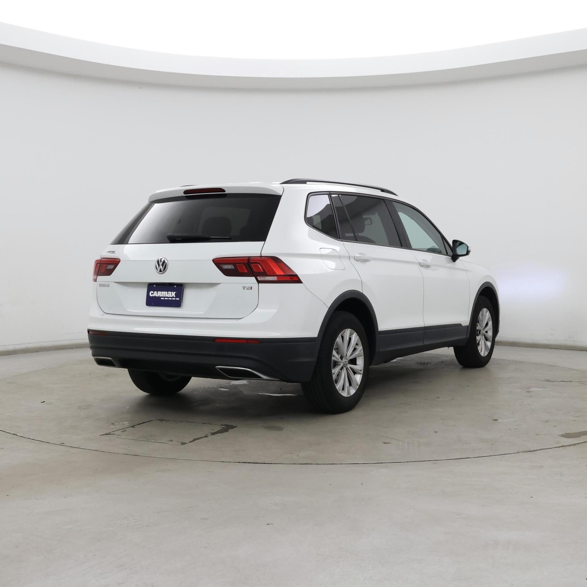 Thumbnail: 2018 Volkswagen Tiguan - 8