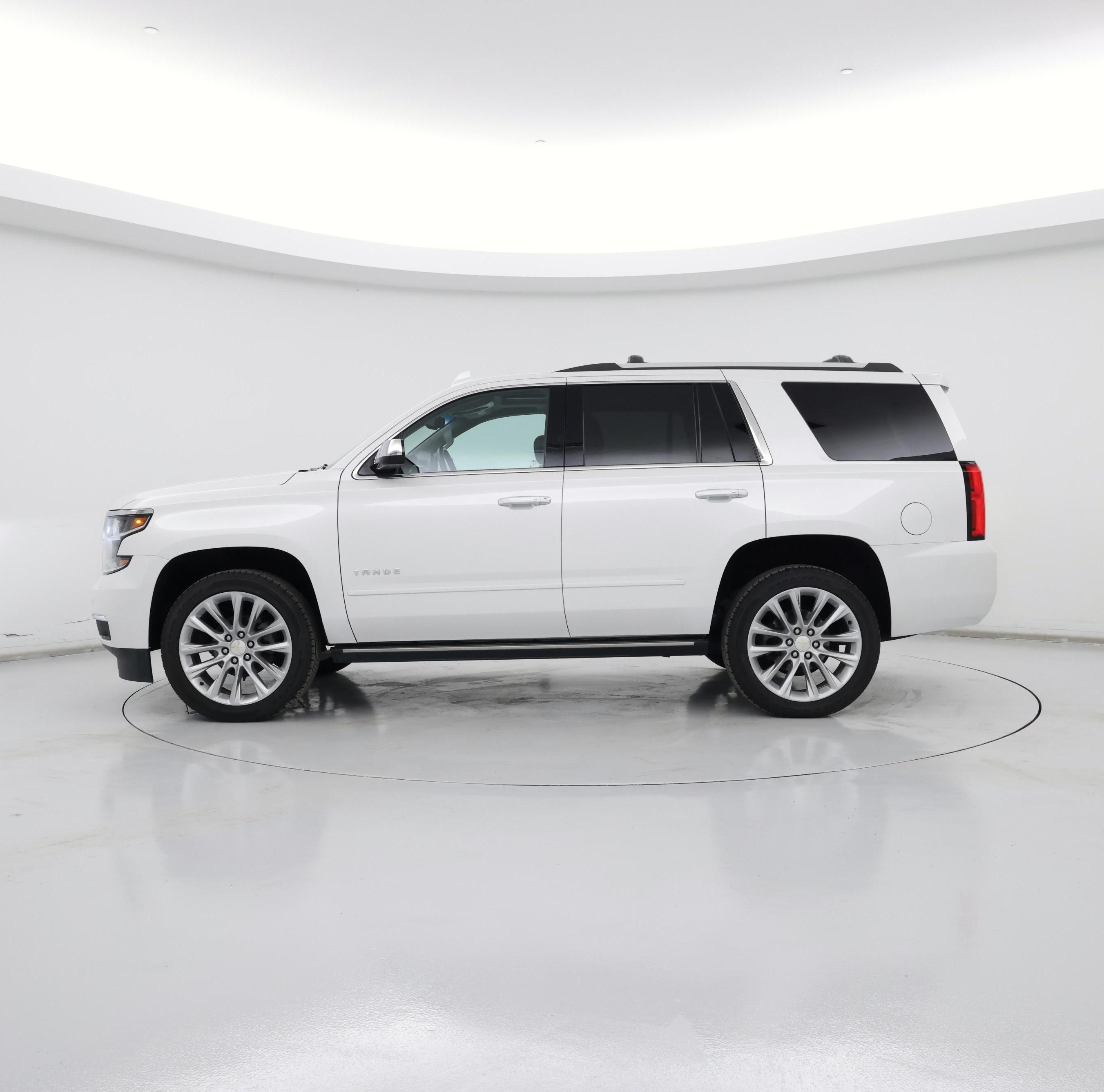 Thumbnail: 2019 Chevrolet Tahoe - 3