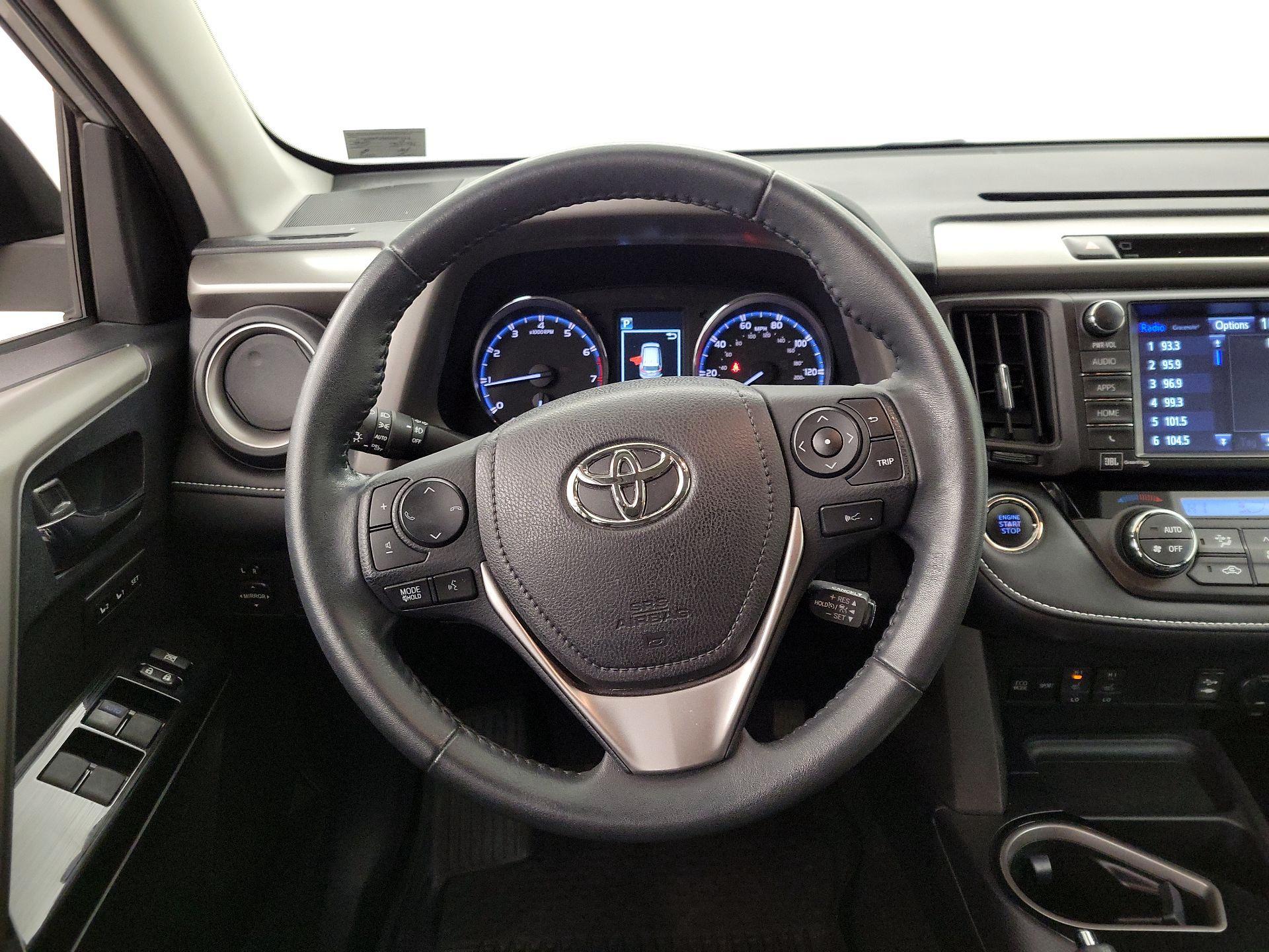 Thumbnail: 2017 Toyota RAV4 - 10
