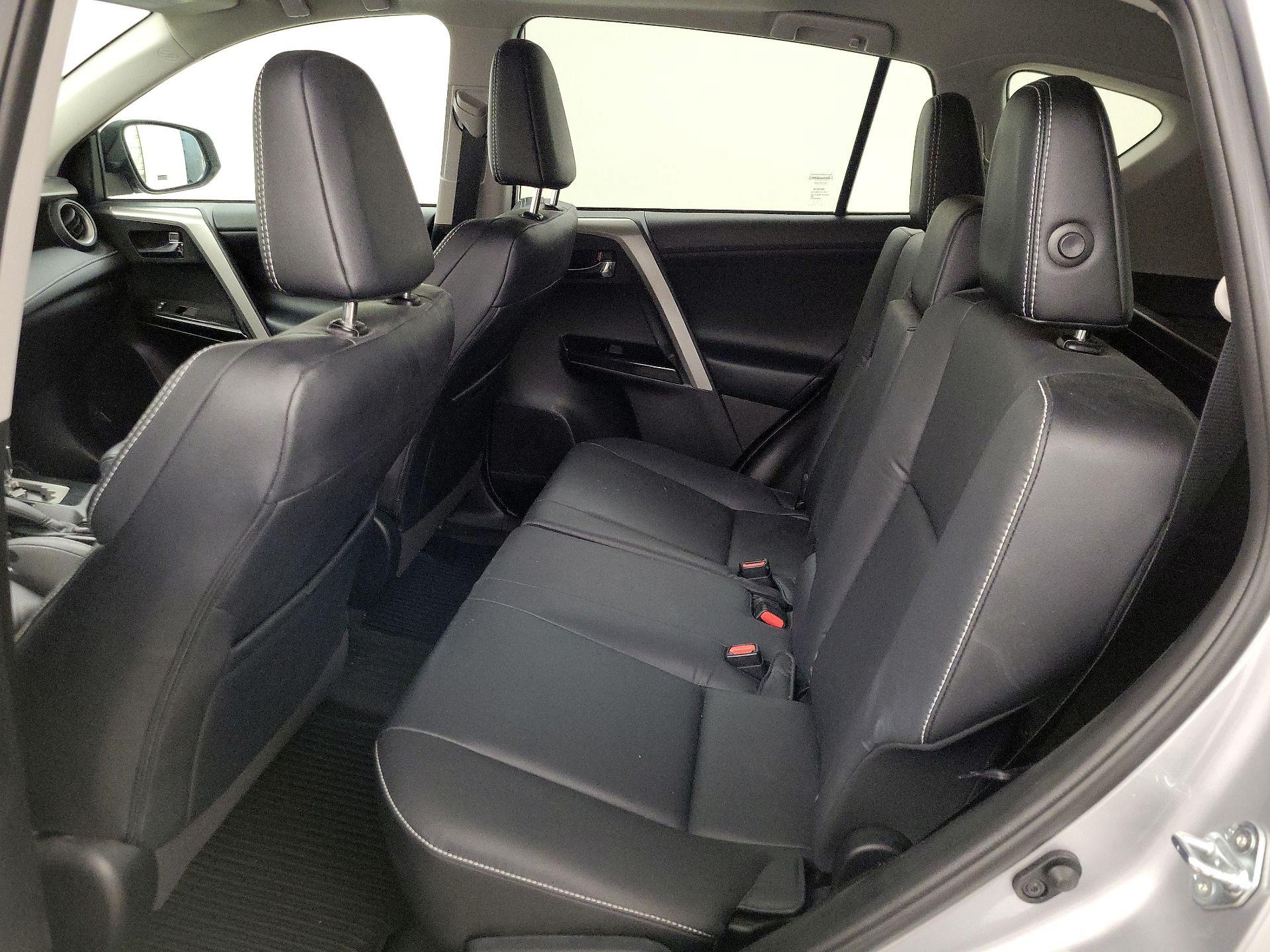 Thumbnail: 2017 Toyota RAV4 - 20