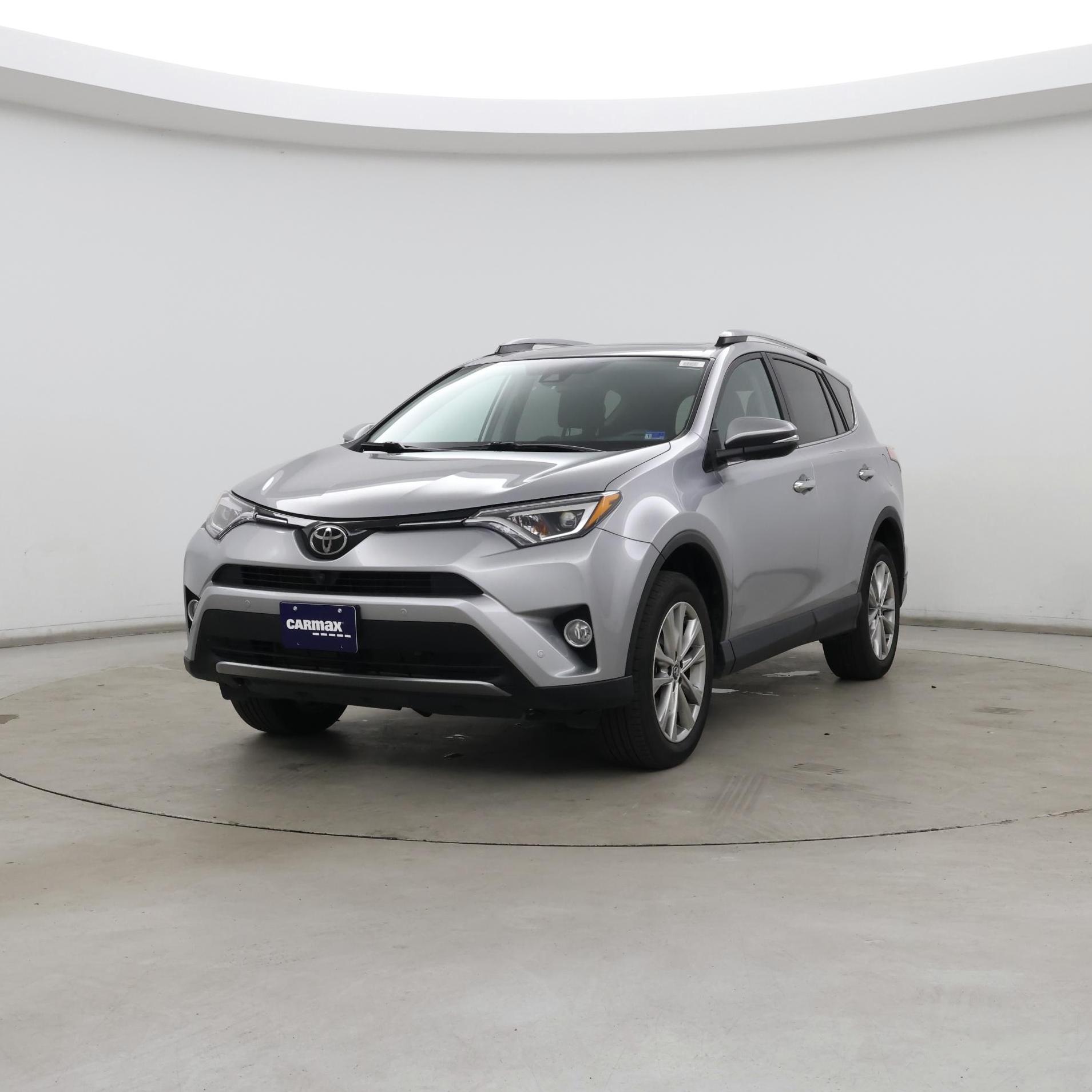 Thumbnail: 2017 Toyota RAV4 - 4
