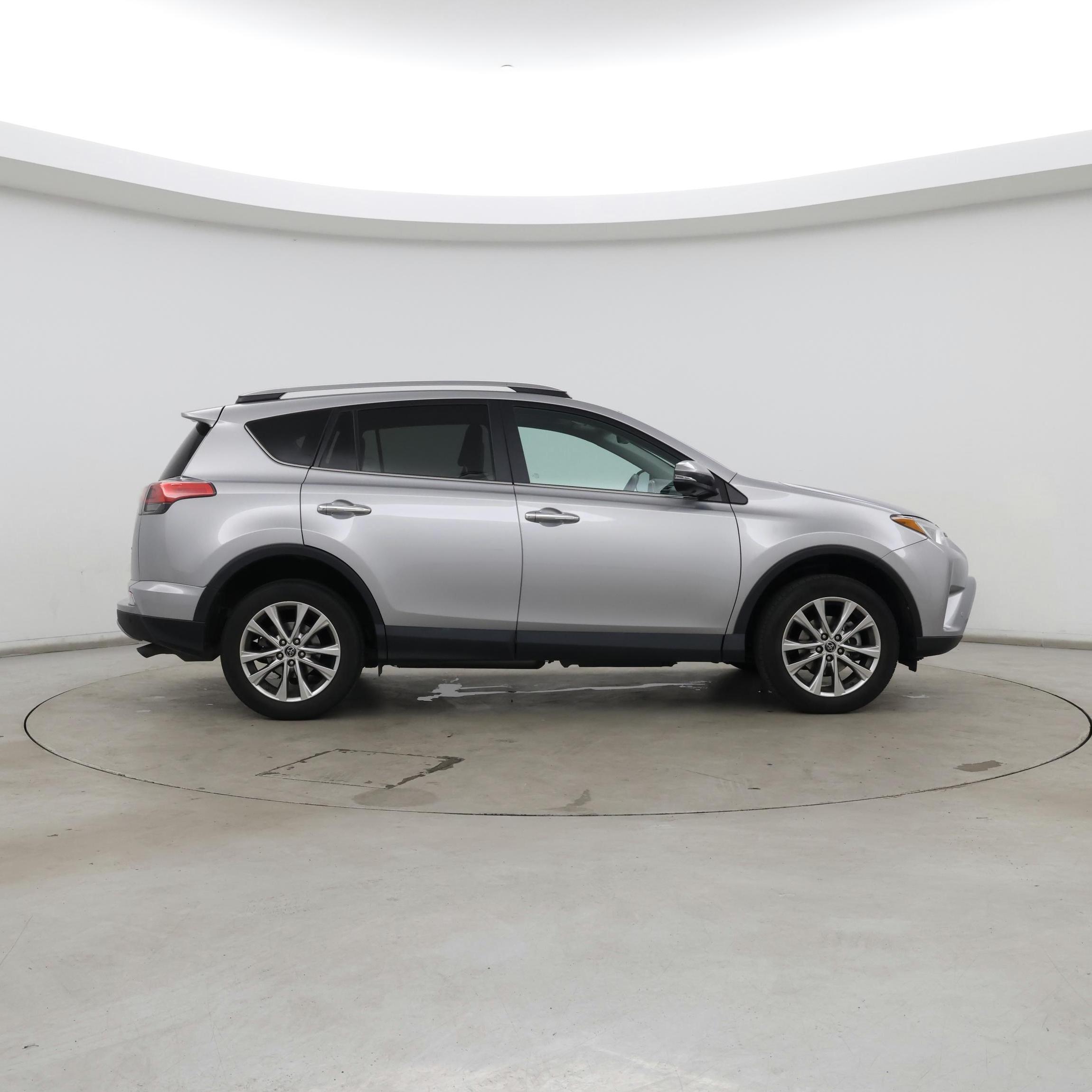 Thumbnail: 2017 Toyota RAV4 - 7